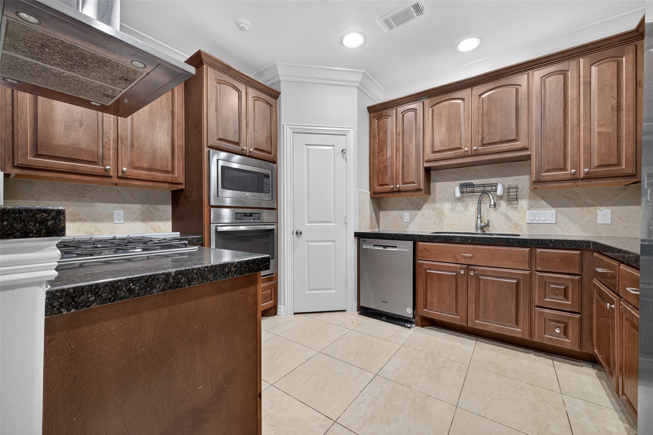 13423 Preston Cliff Court Property Photo 12
