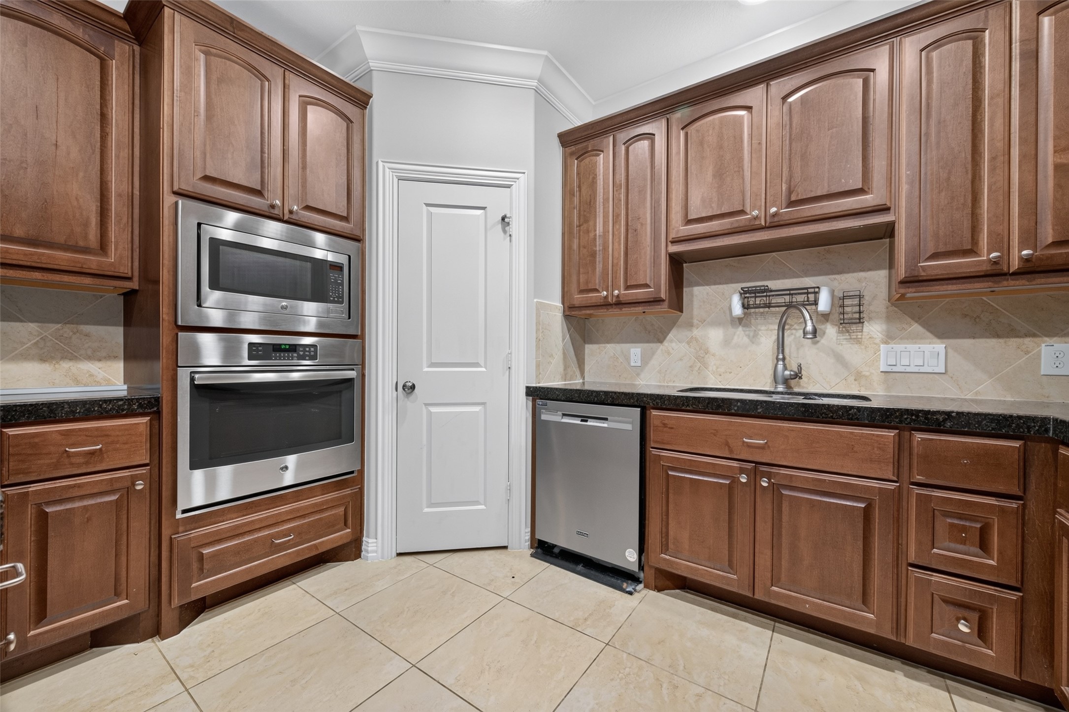 13423 Preston Cliff Court Property Photo 14