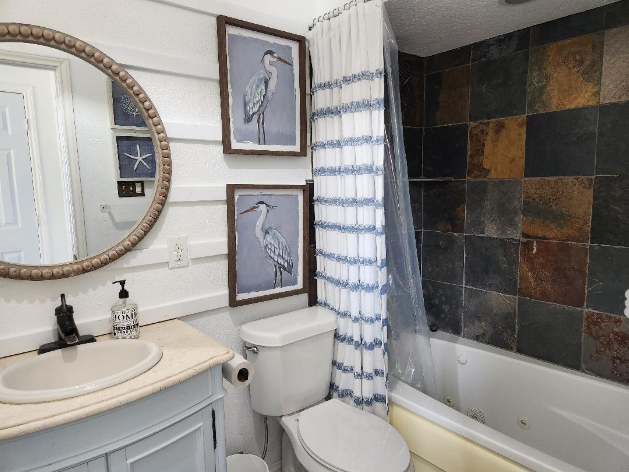 6922 Gentle Breeze Drive Property Photo 13