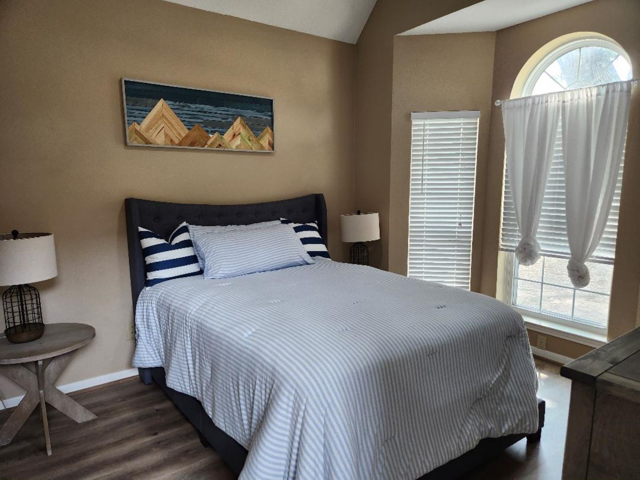6922 Gentle Breeze Drive Property Photo 14