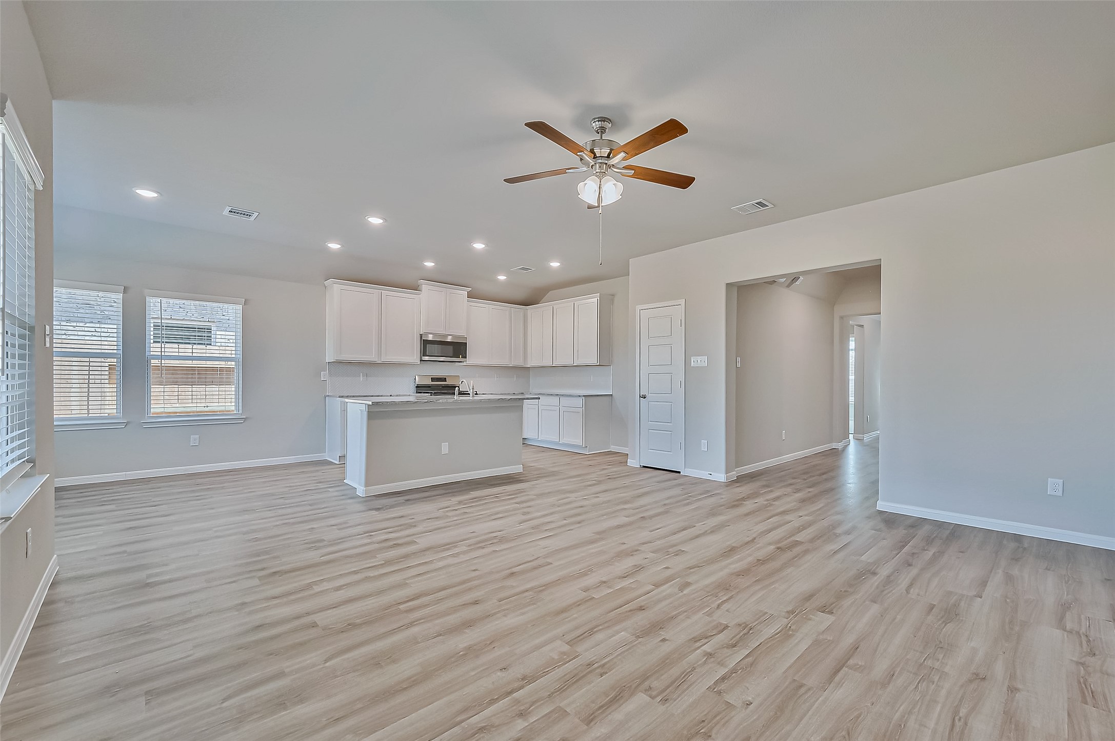 22006 Oia Island Drive Property Photo 4