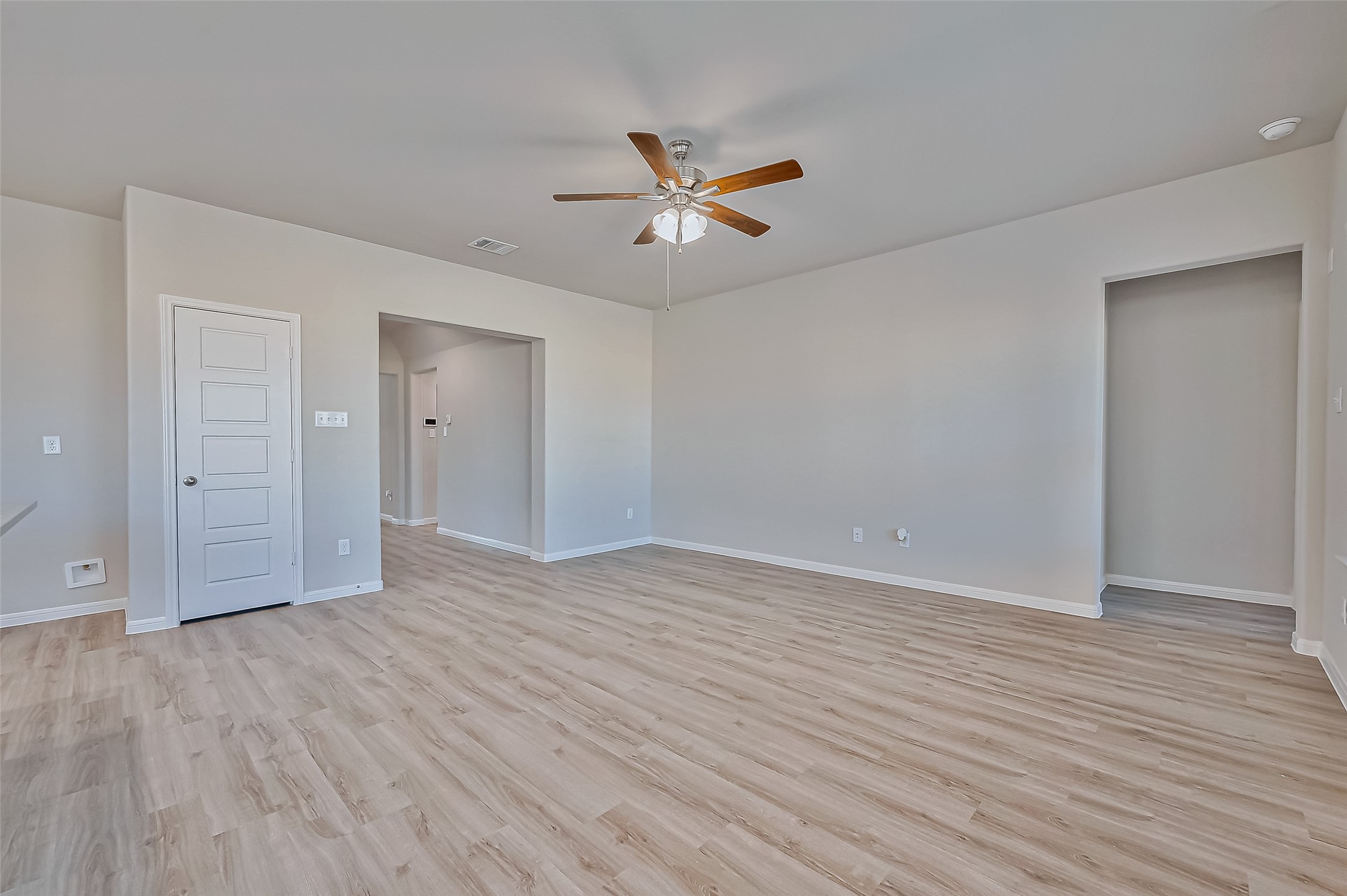 22006 Oia Island Drive Property Photo 5