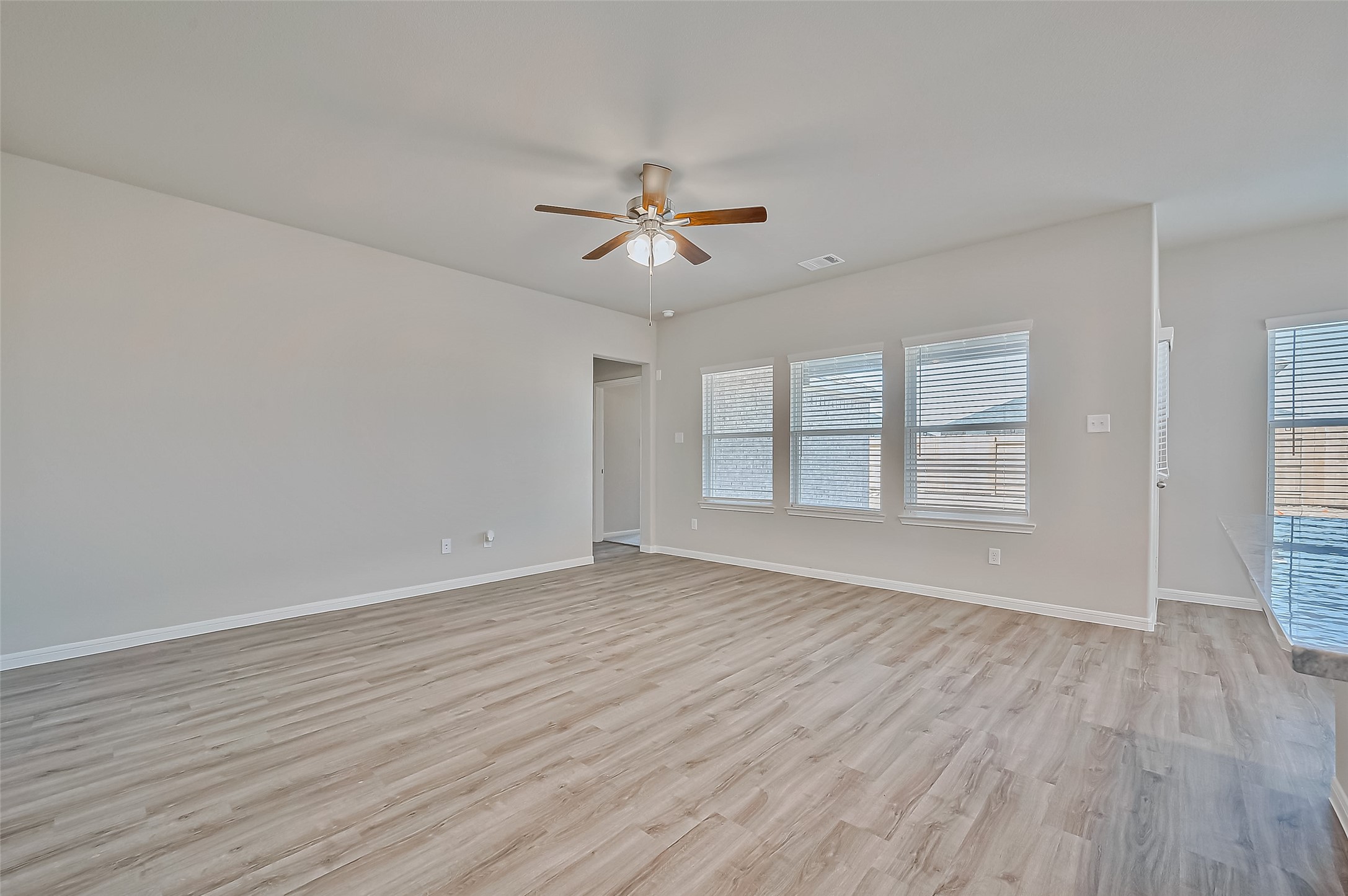 22006 Oia Island Drive Property Photo 7