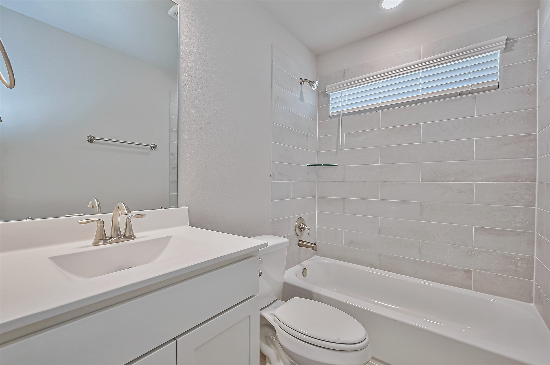 22006 Oia Island Drive Property Photo 16