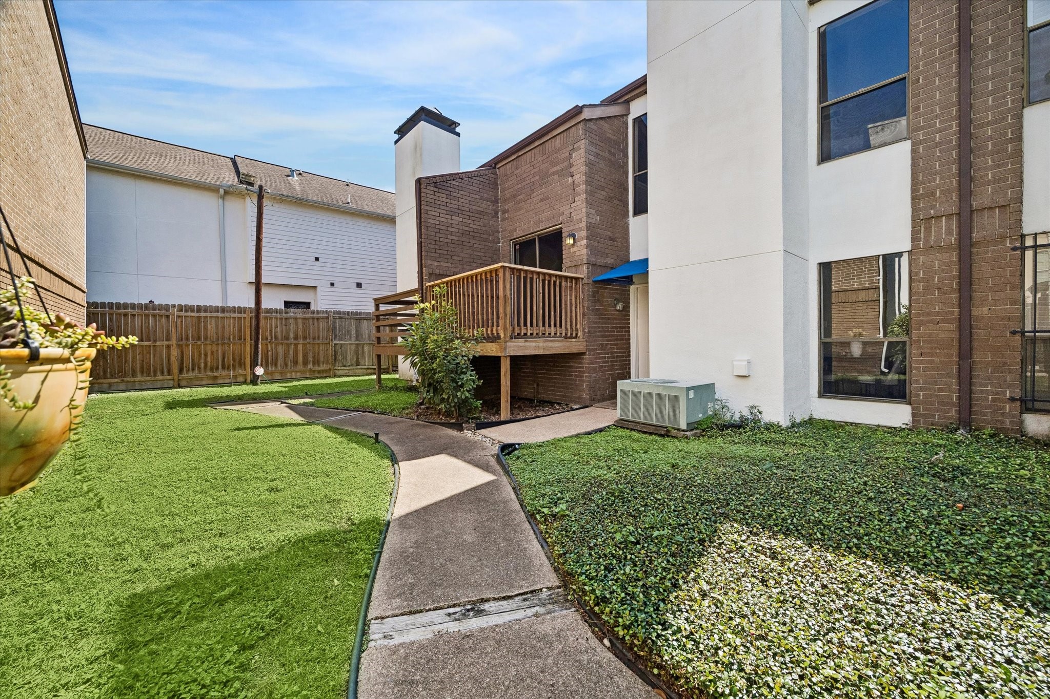 714 Fowler Street 5 Property Photo 1