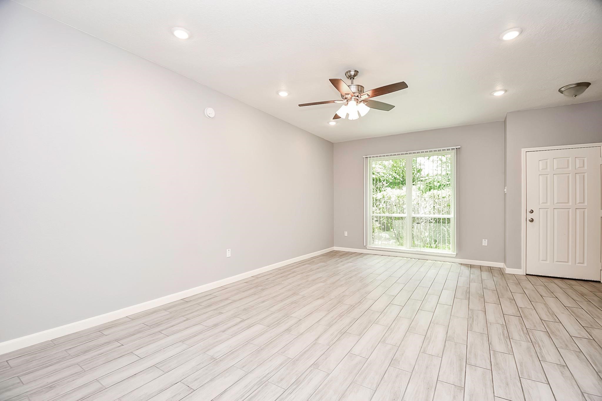 820 Threadneedle Street 253 Property Photo 3