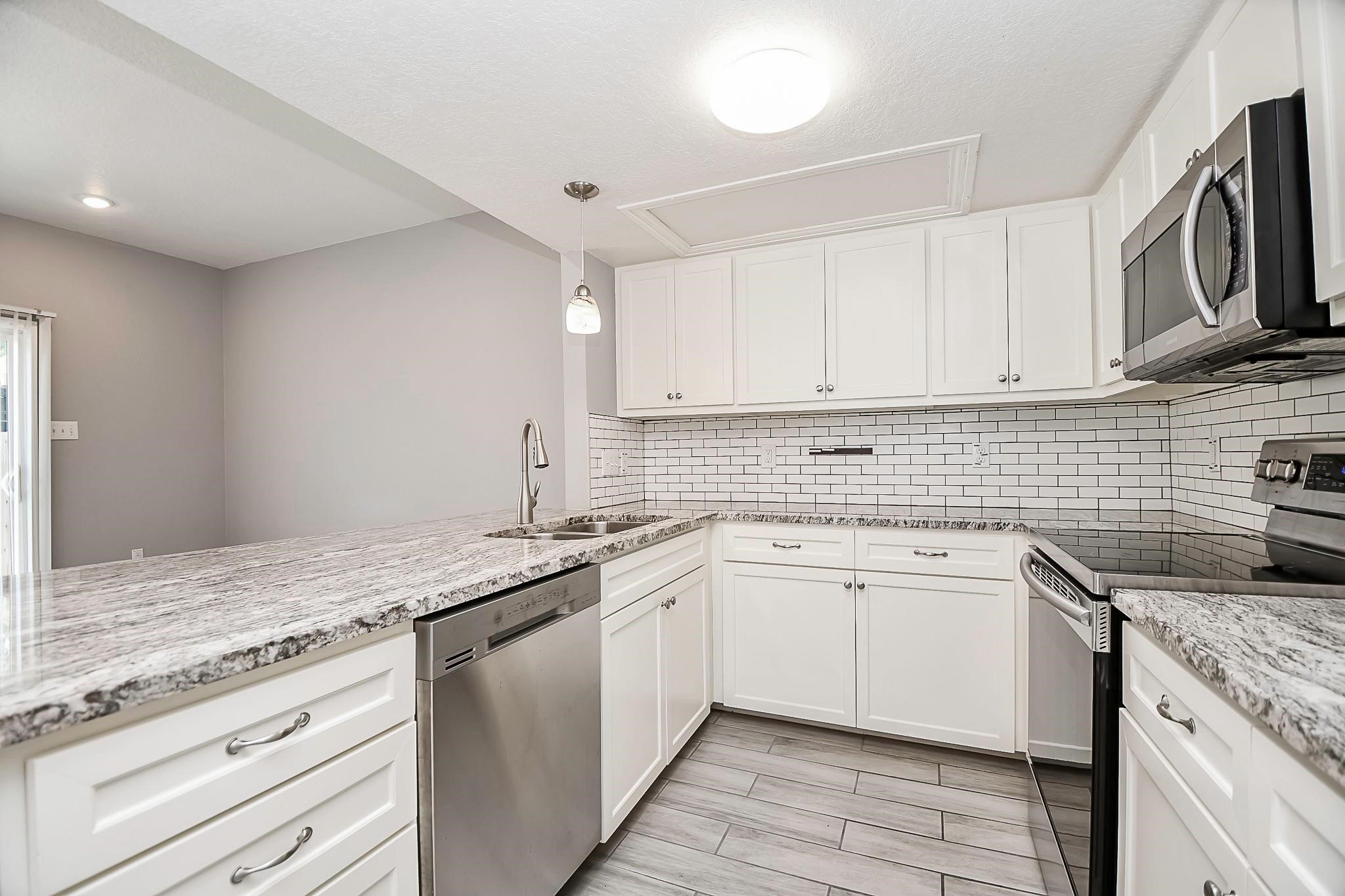 820 Threadneedle Street 253 Property Photo 4