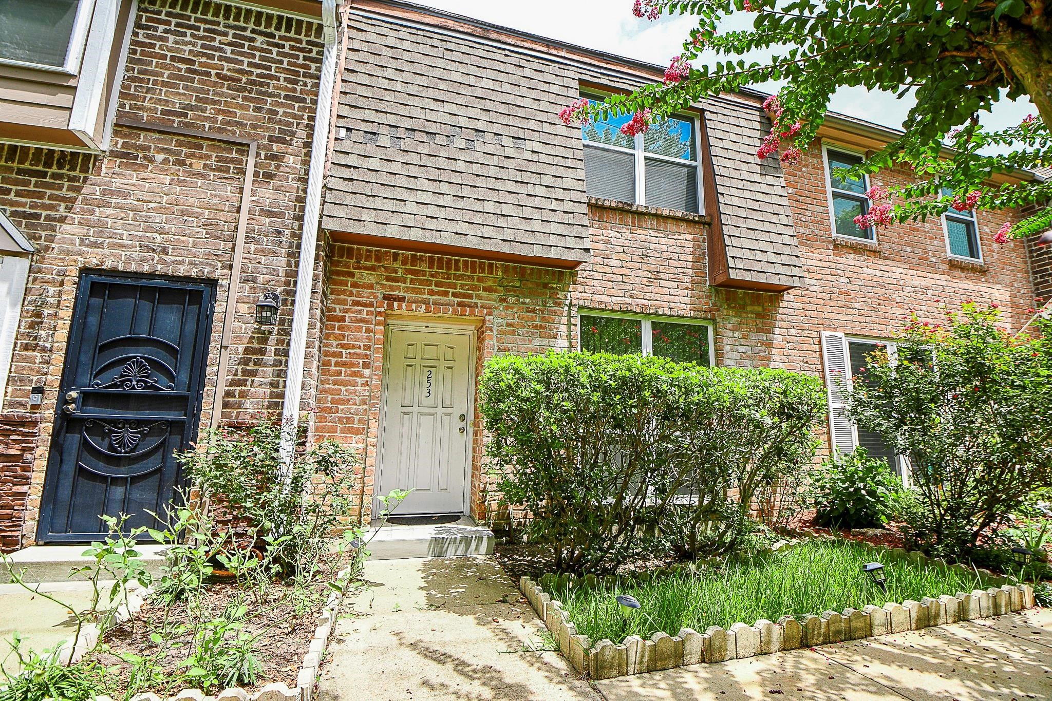 820 Threadneedle Street 253 Property Photo 27