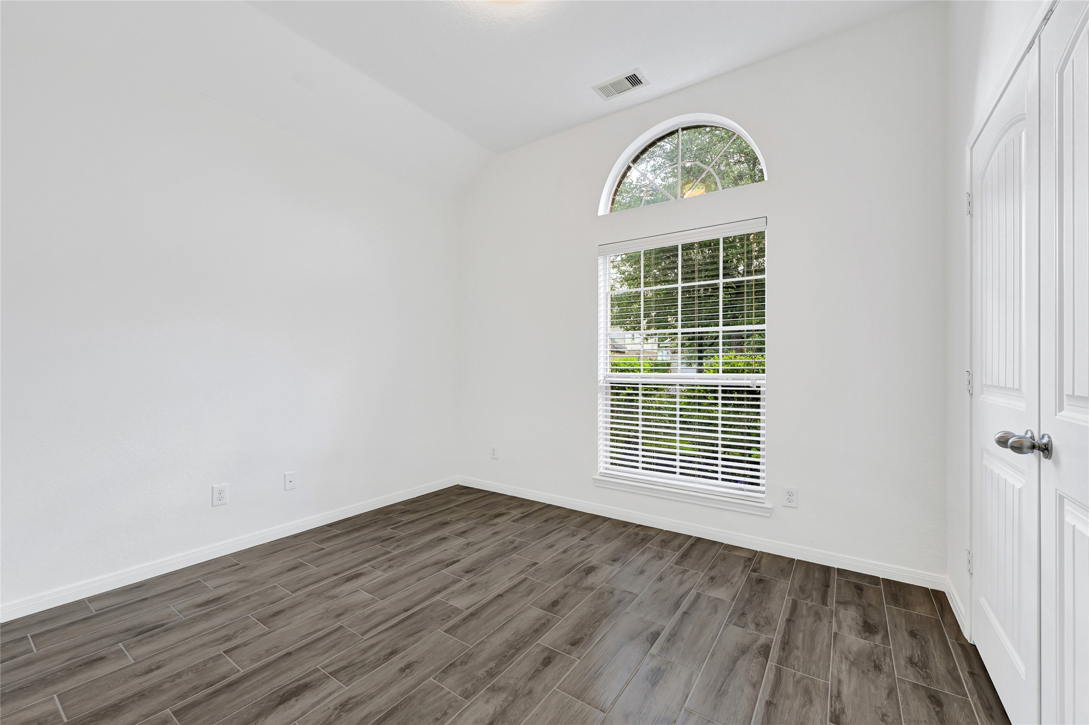 31 Hearthwick Road Property Photo 8