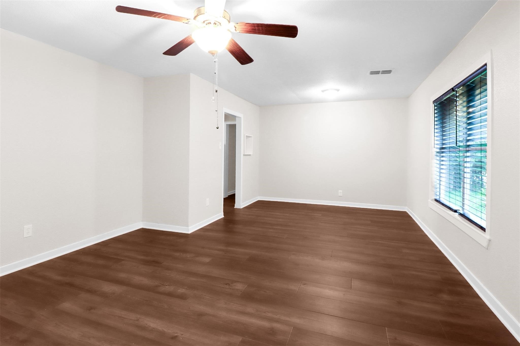 1606 W Humble Street Property Photo 3