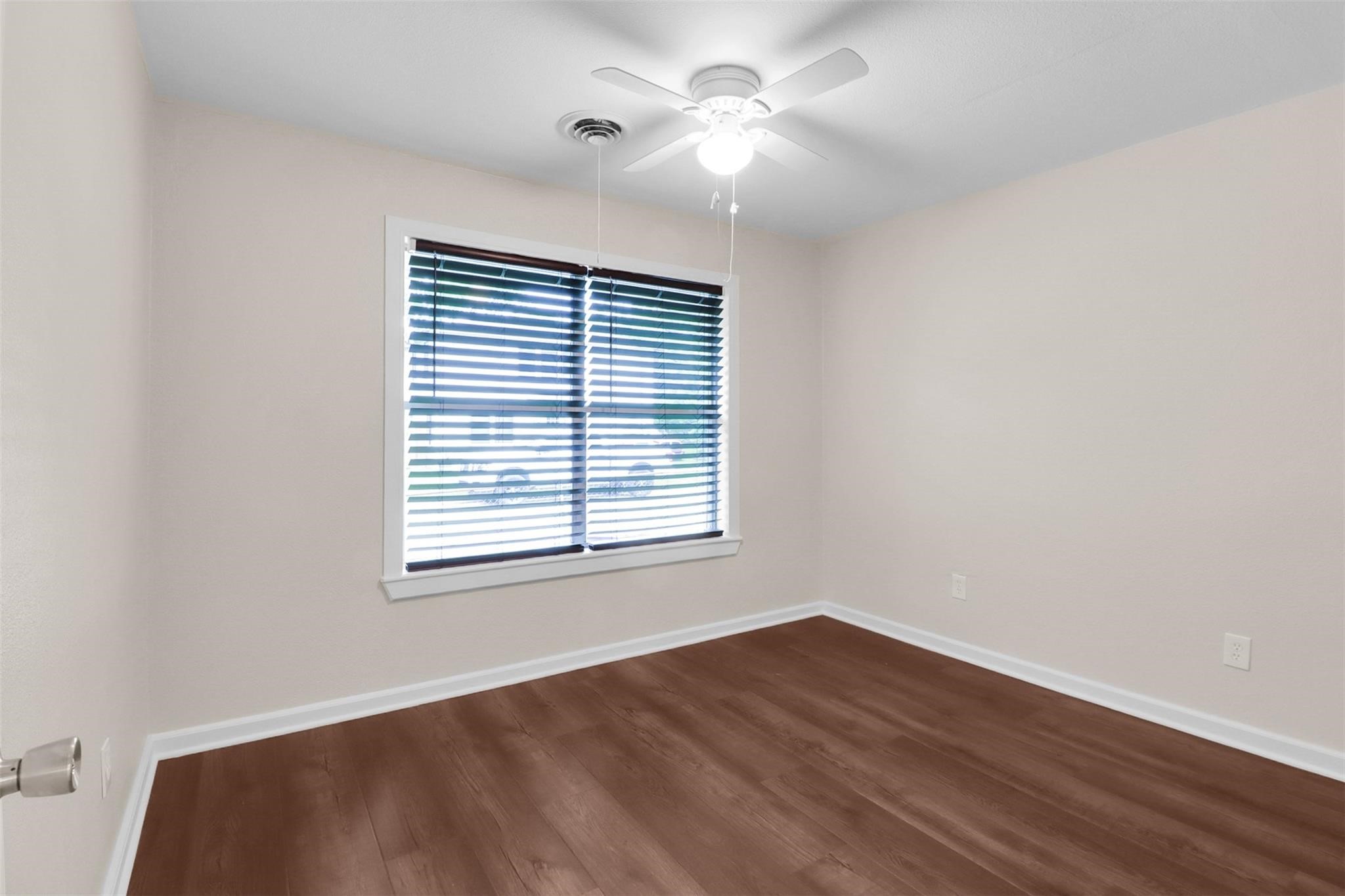 1606 W Humble Street Property Photo 8