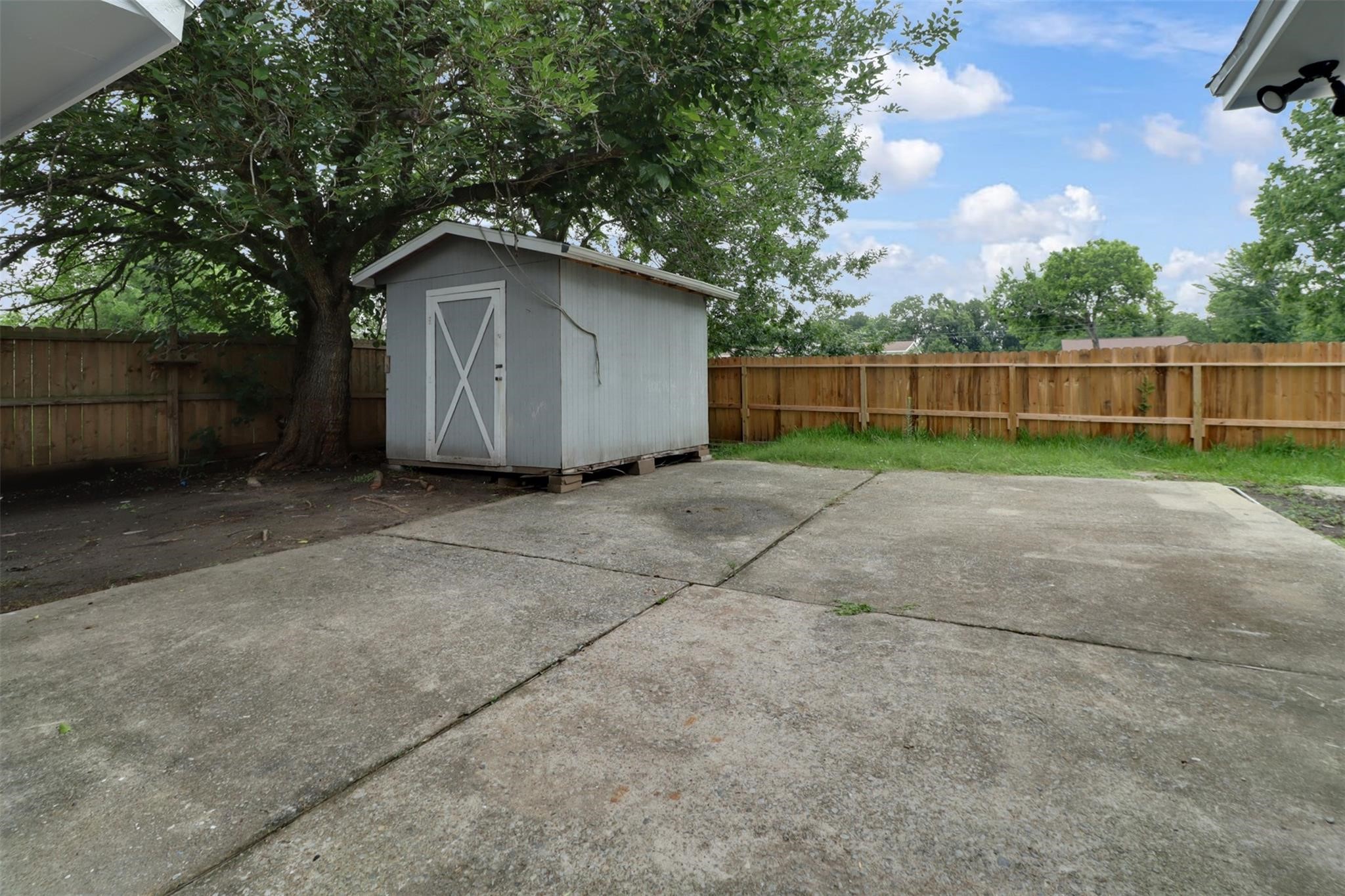 1606 W Humble Street Property Photo 11