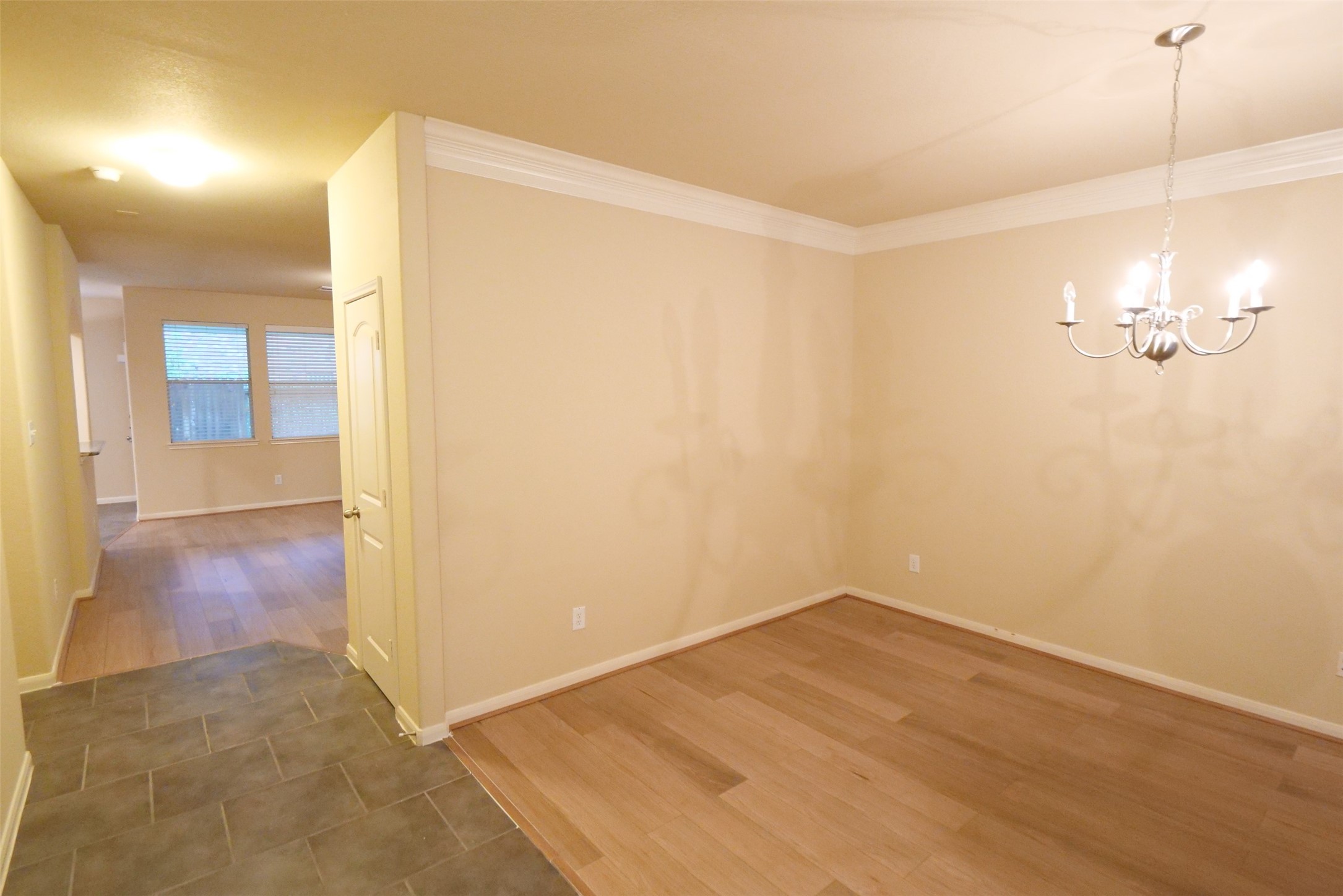 26427 Longview Creek Property Photo 2