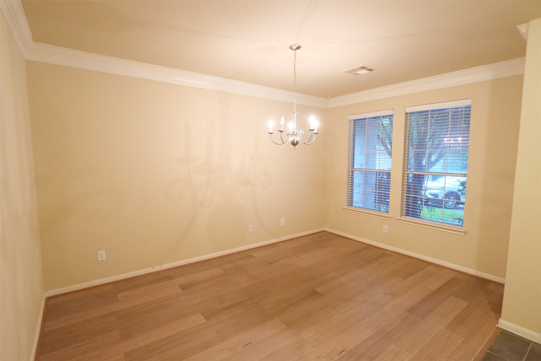 26427 Longview Creek Property Photo 3