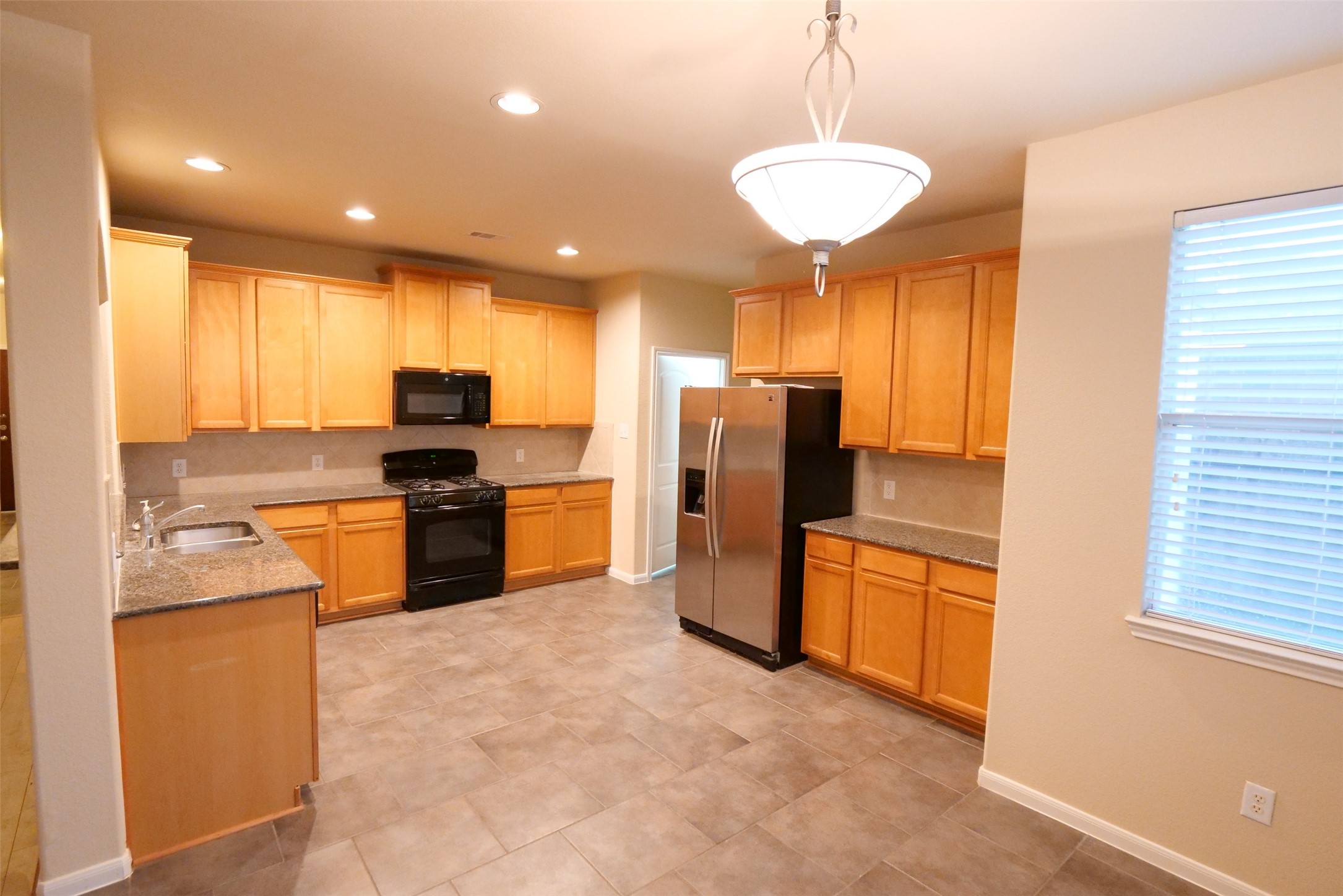 26427 Longview Creek Property Photo 9