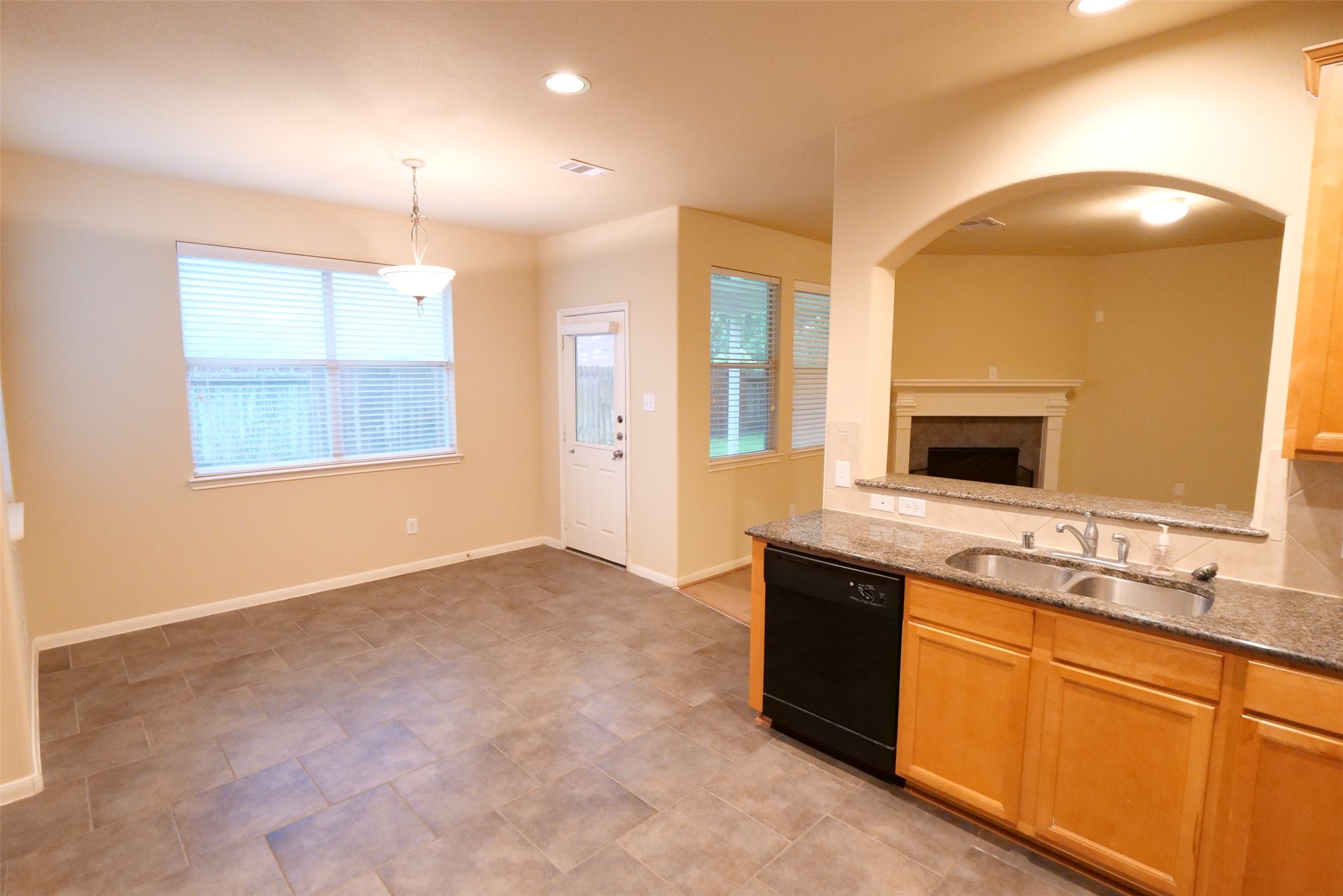 26427 Longview Creek Property Photo 12
