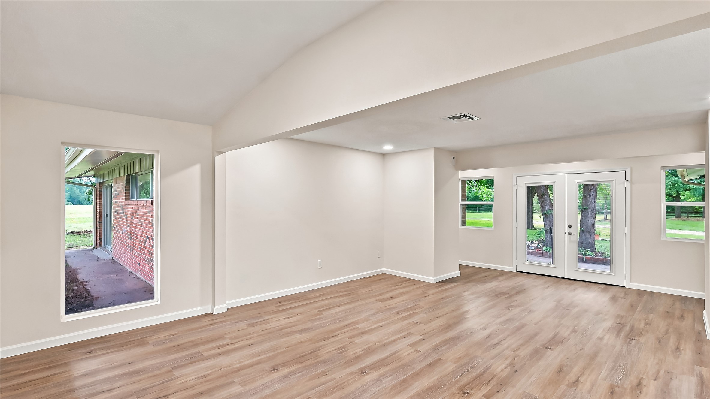 16121 Fm 2620 Road Property Photo 9