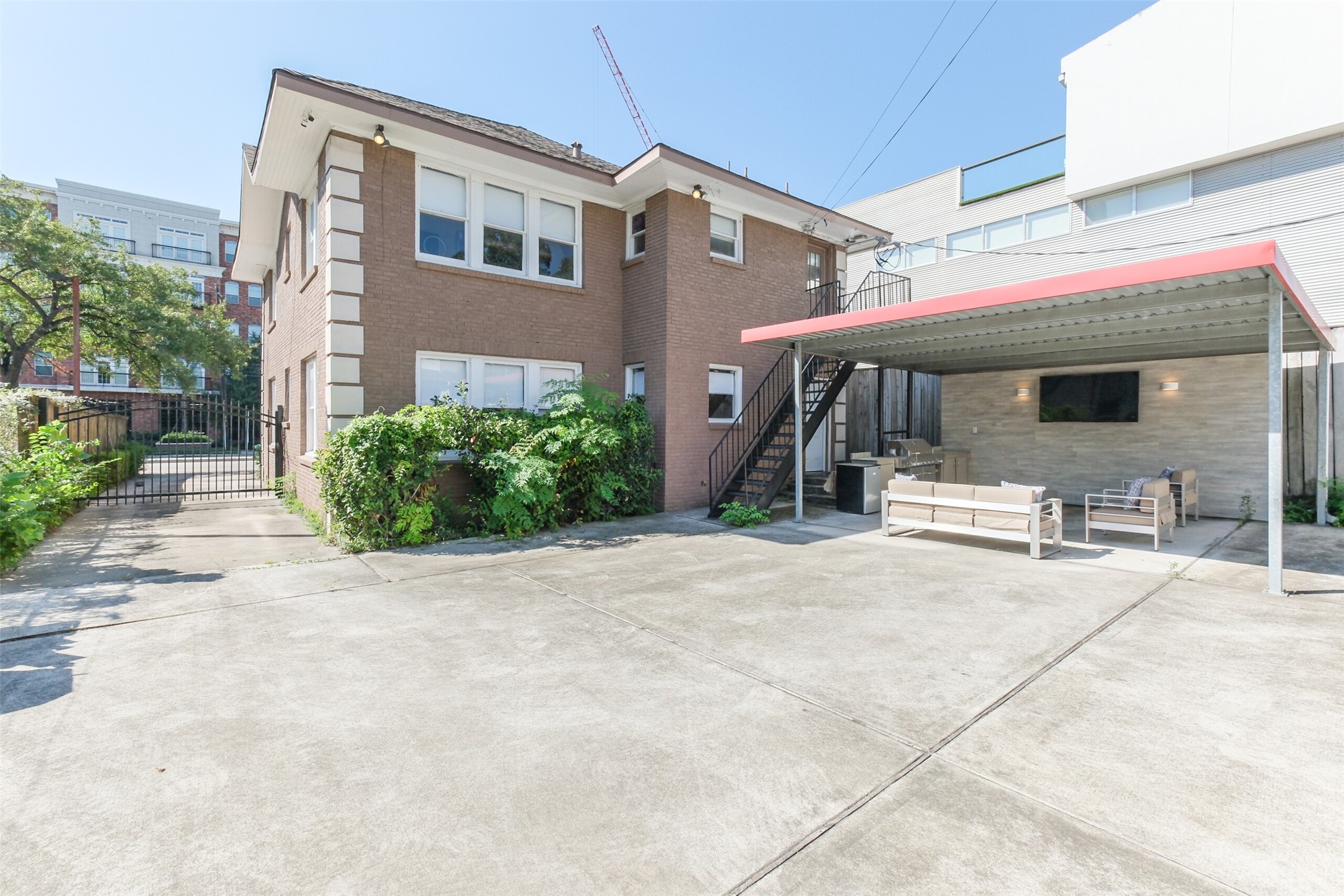 1716 Richmond Avenue 2 Property Photo 4