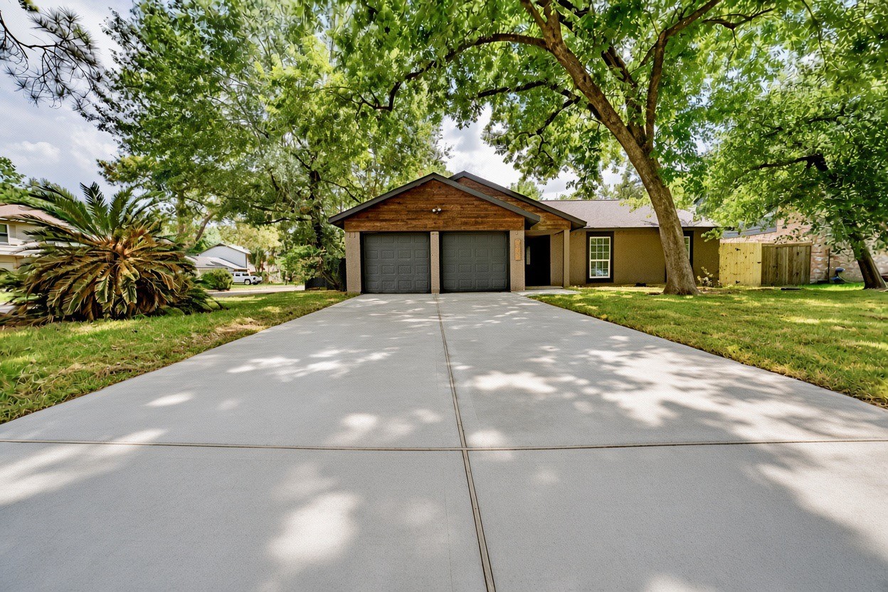 2338 Cades Cove Drive Property Photo 1