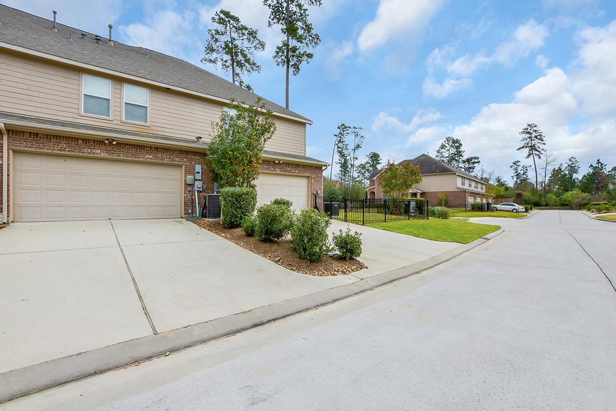 27 Umbria Lane Property Photo 35