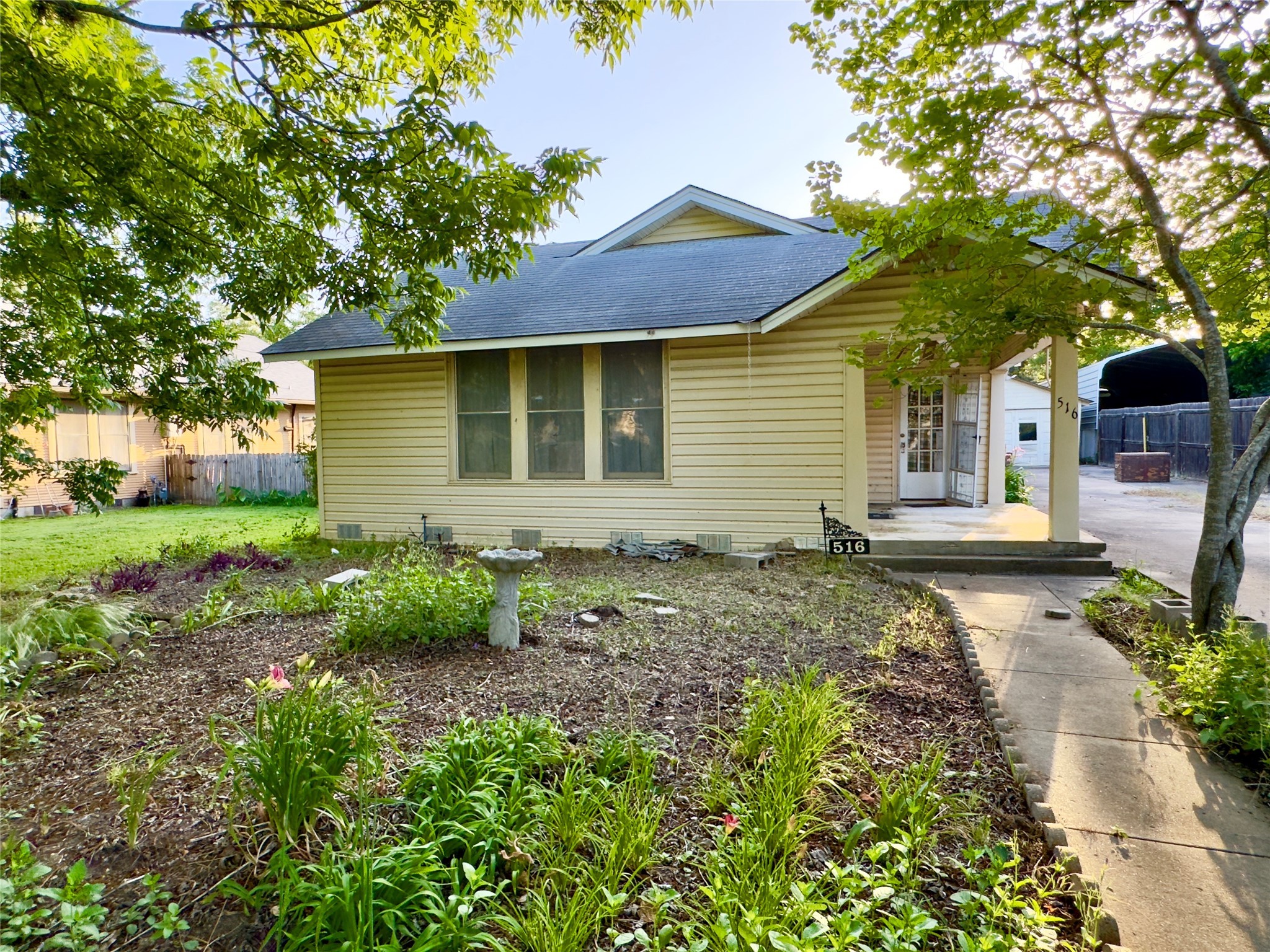516 S Pecan Avenue Property Photo 1