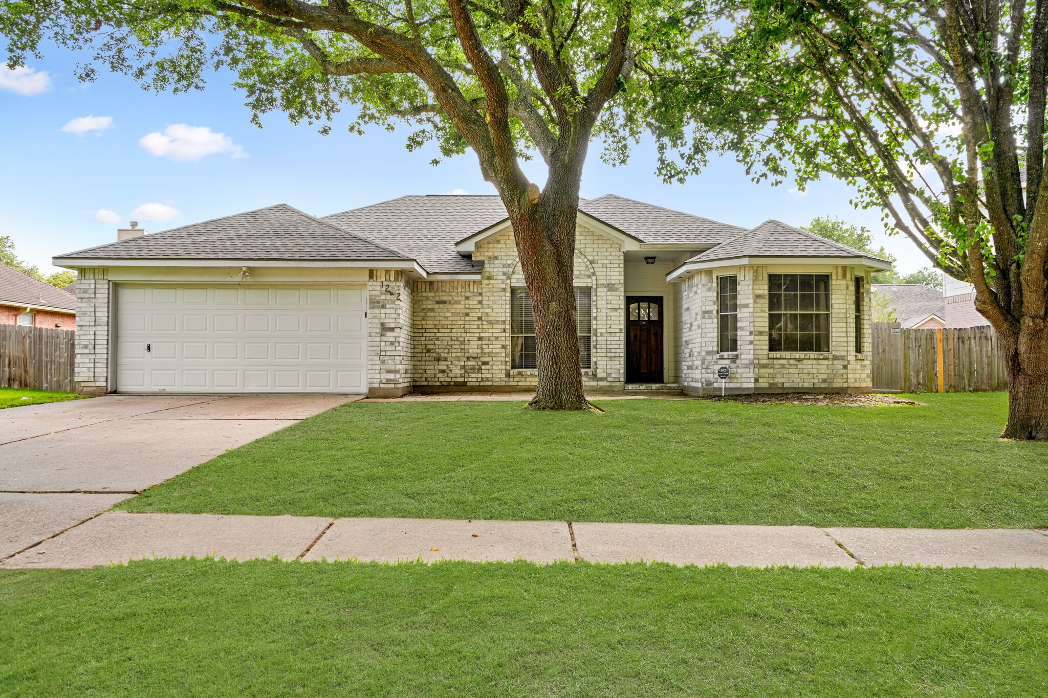 1242 Hunter Wood Drive Property Photo 1
