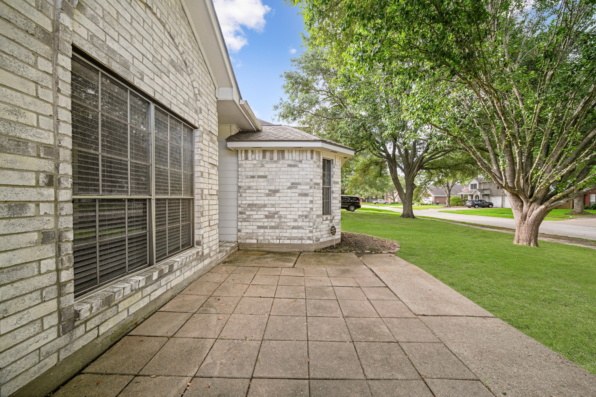 1242 Hunter Wood Drive Property Photo 3