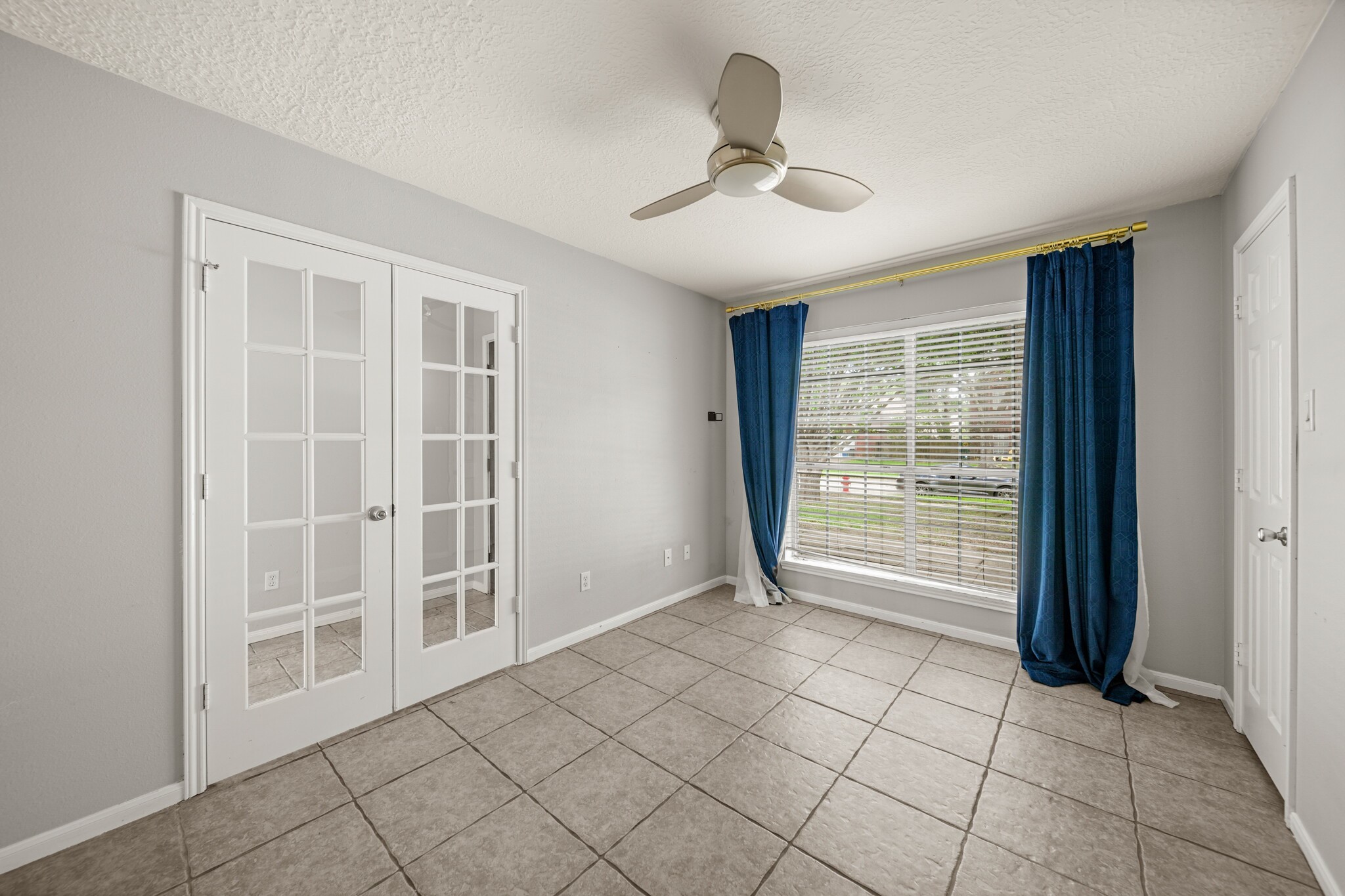 1242 Hunter Wood Drive Property Photo 11