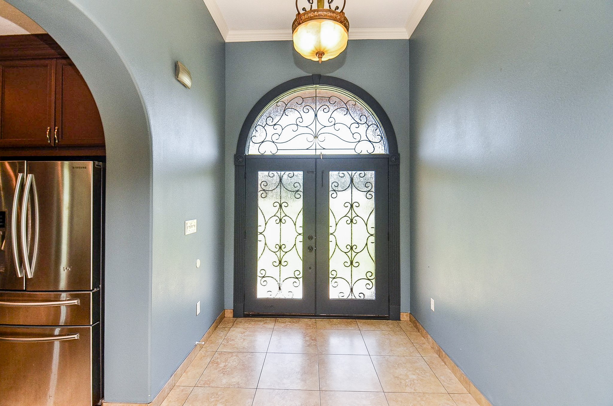 5575 Bollinger Rd Property Photo 4