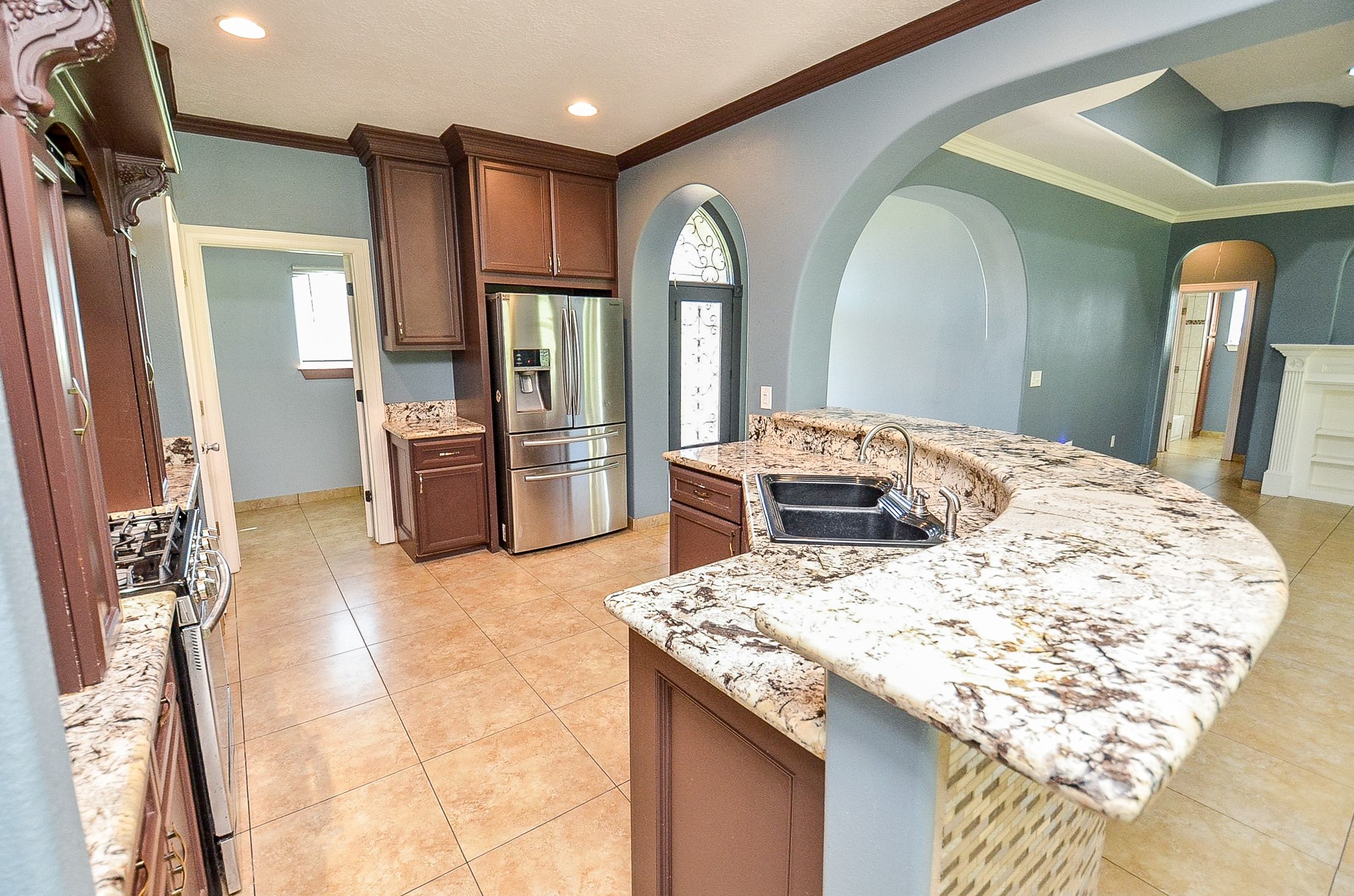 5575 Bollinger Rd Property Photo 6
