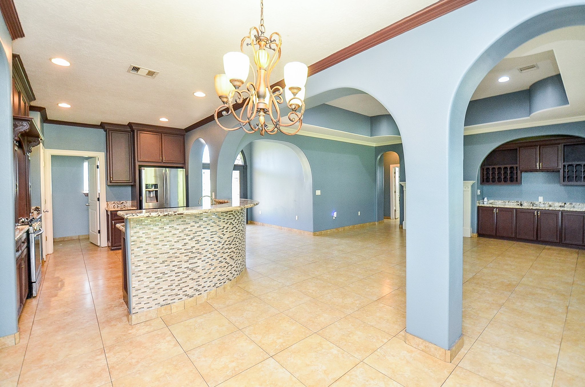 5575 Bollinger Rd Property Photo 8