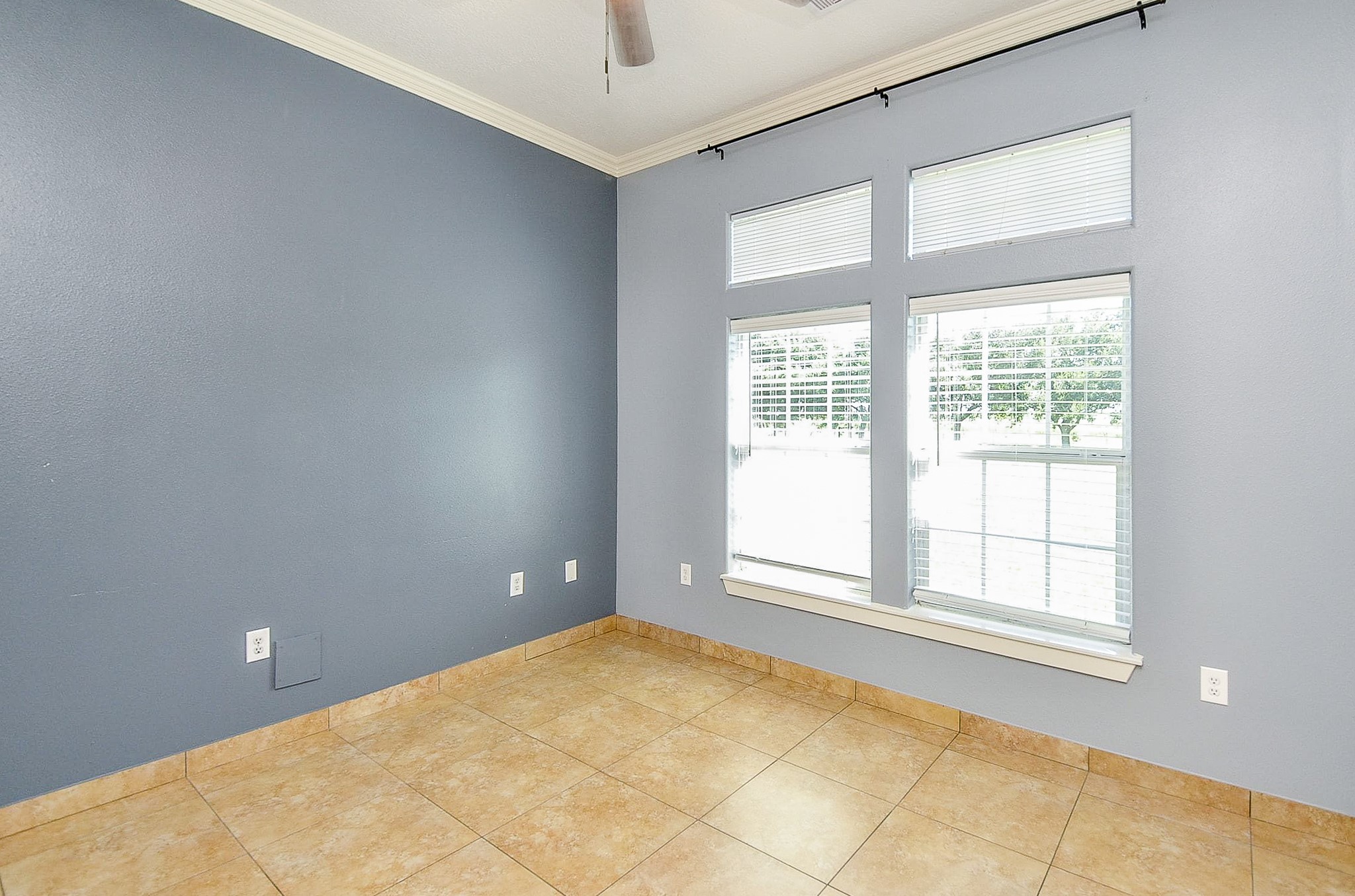 5575 Bollinger Rd Property Photo 13