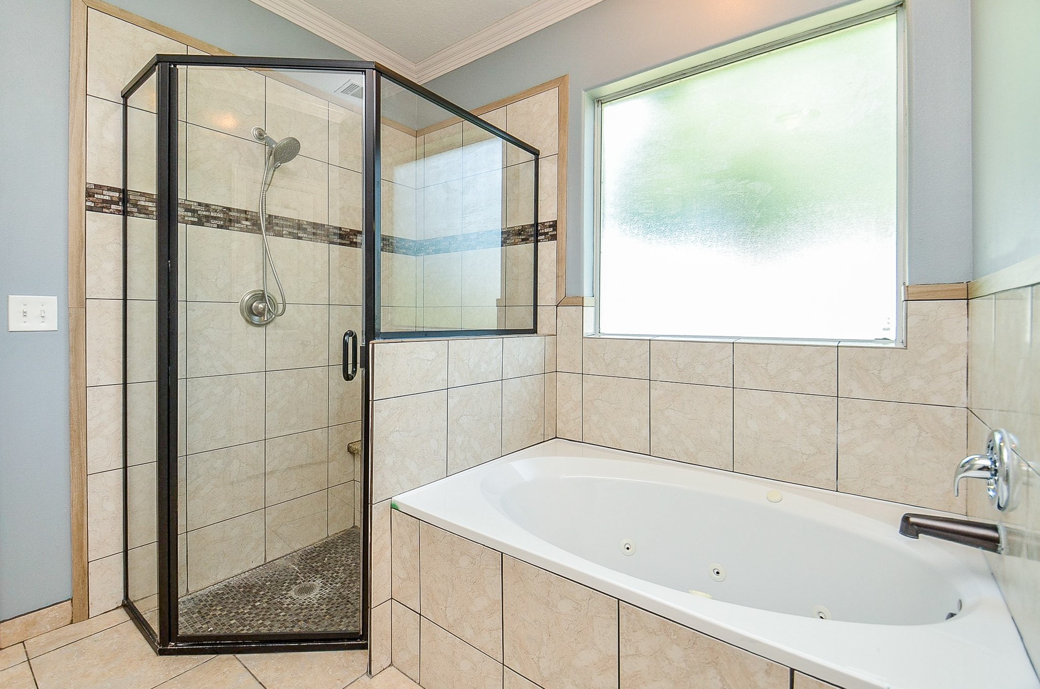 5575 Bollinger Rd Property Photo 17