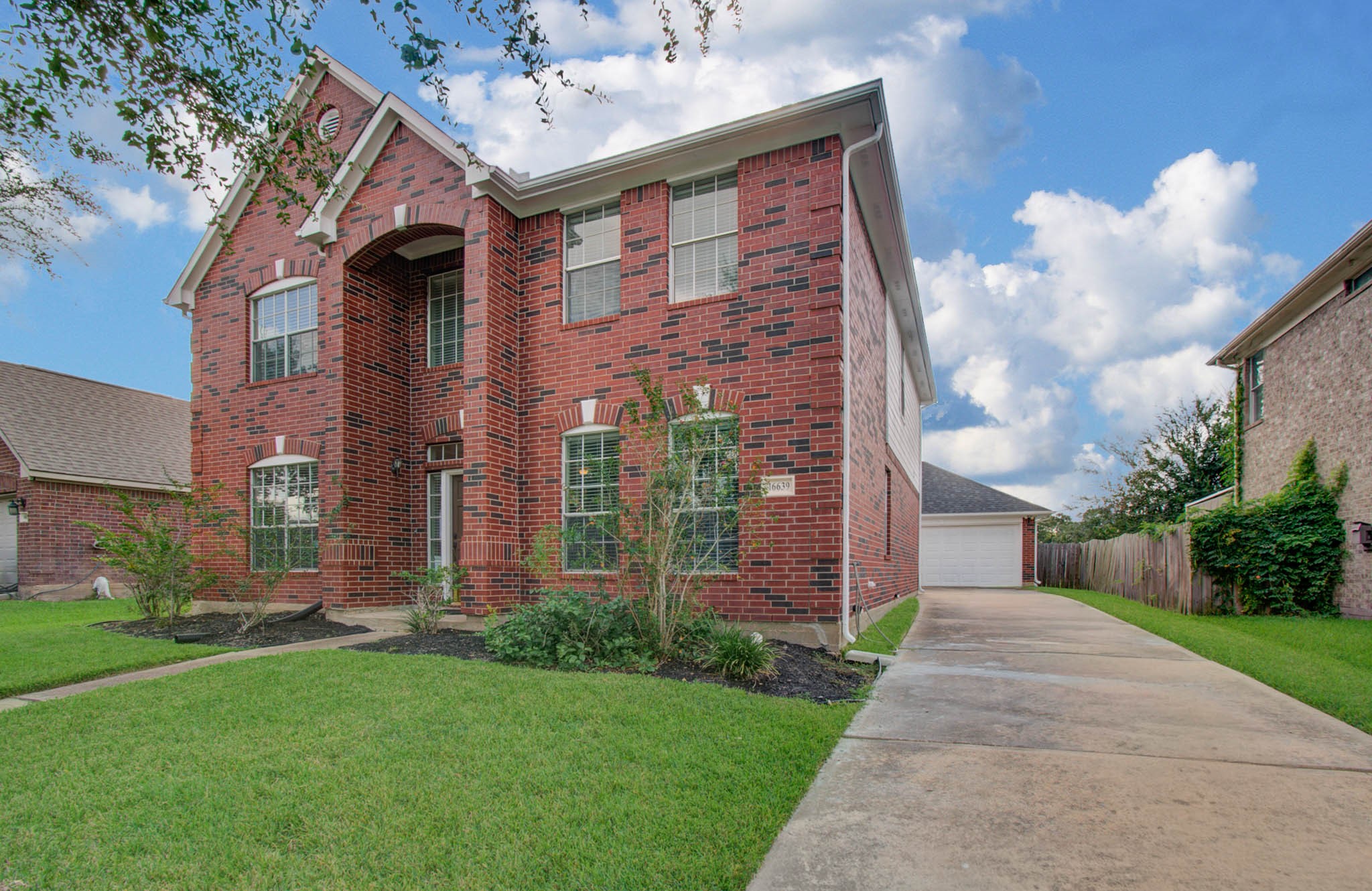 16639 Village View Trail Property Photo 3