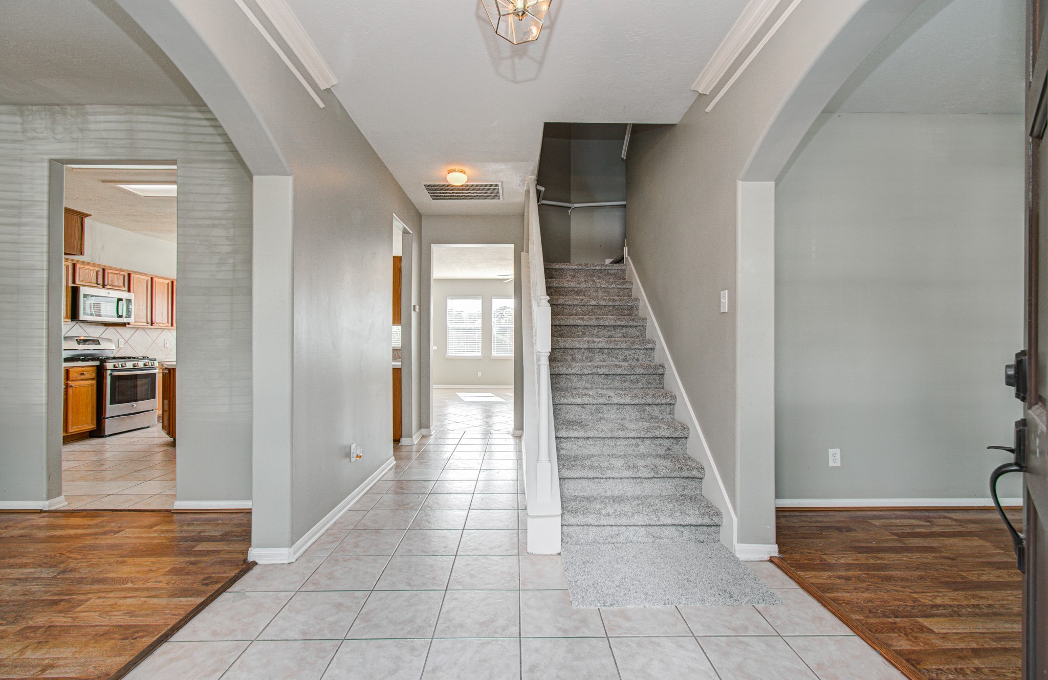 16639 Village View Trail Property Photo 4