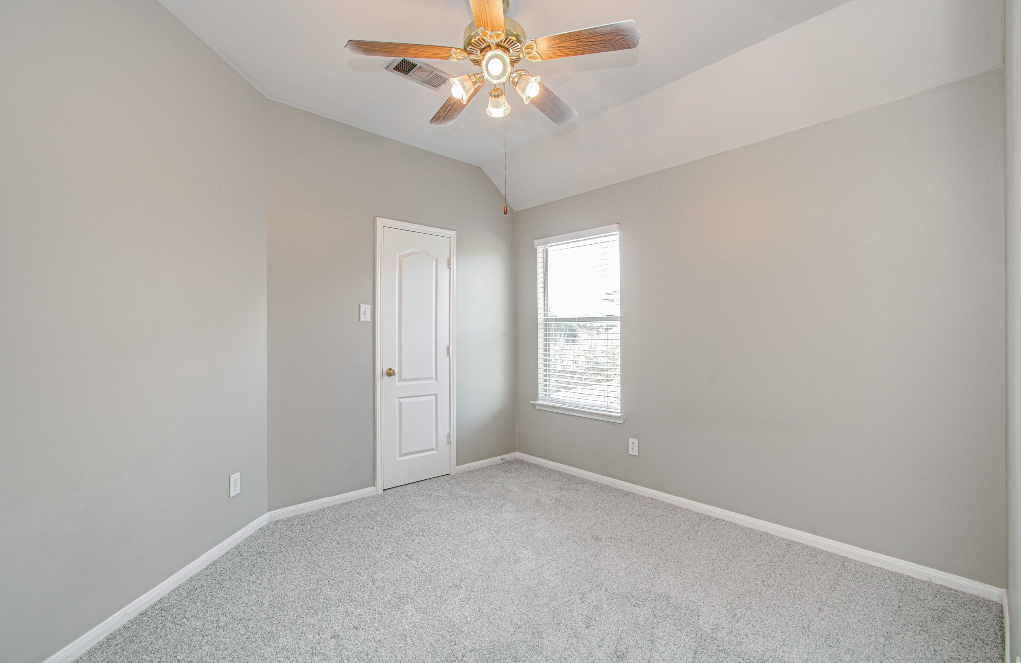 16639 Village View Trail Property Photo 29