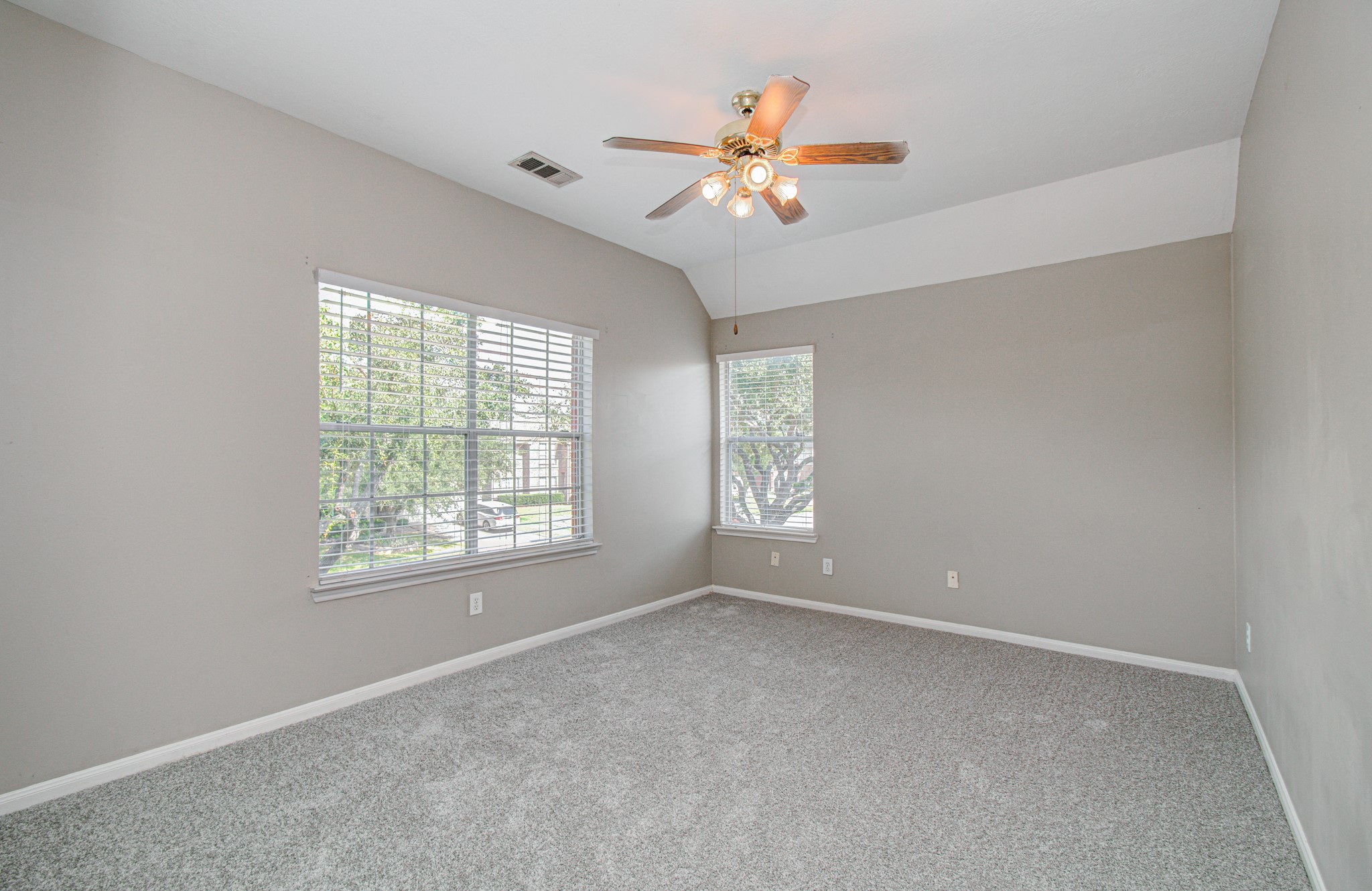 16639 Village View Trail Property Photo 31
