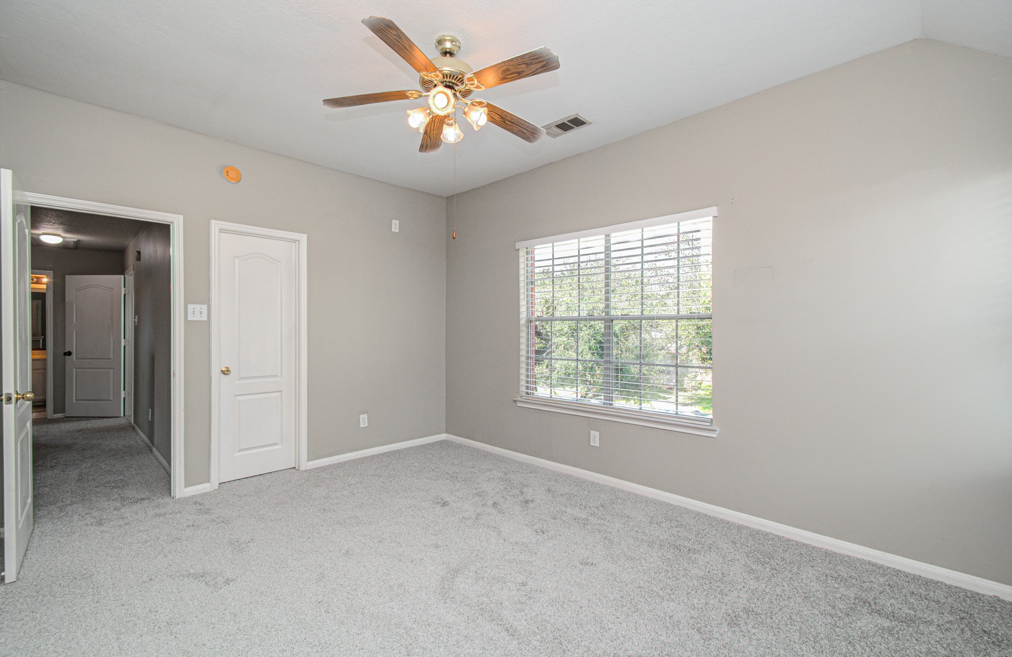 16639 Village View Trail Property Photo 32