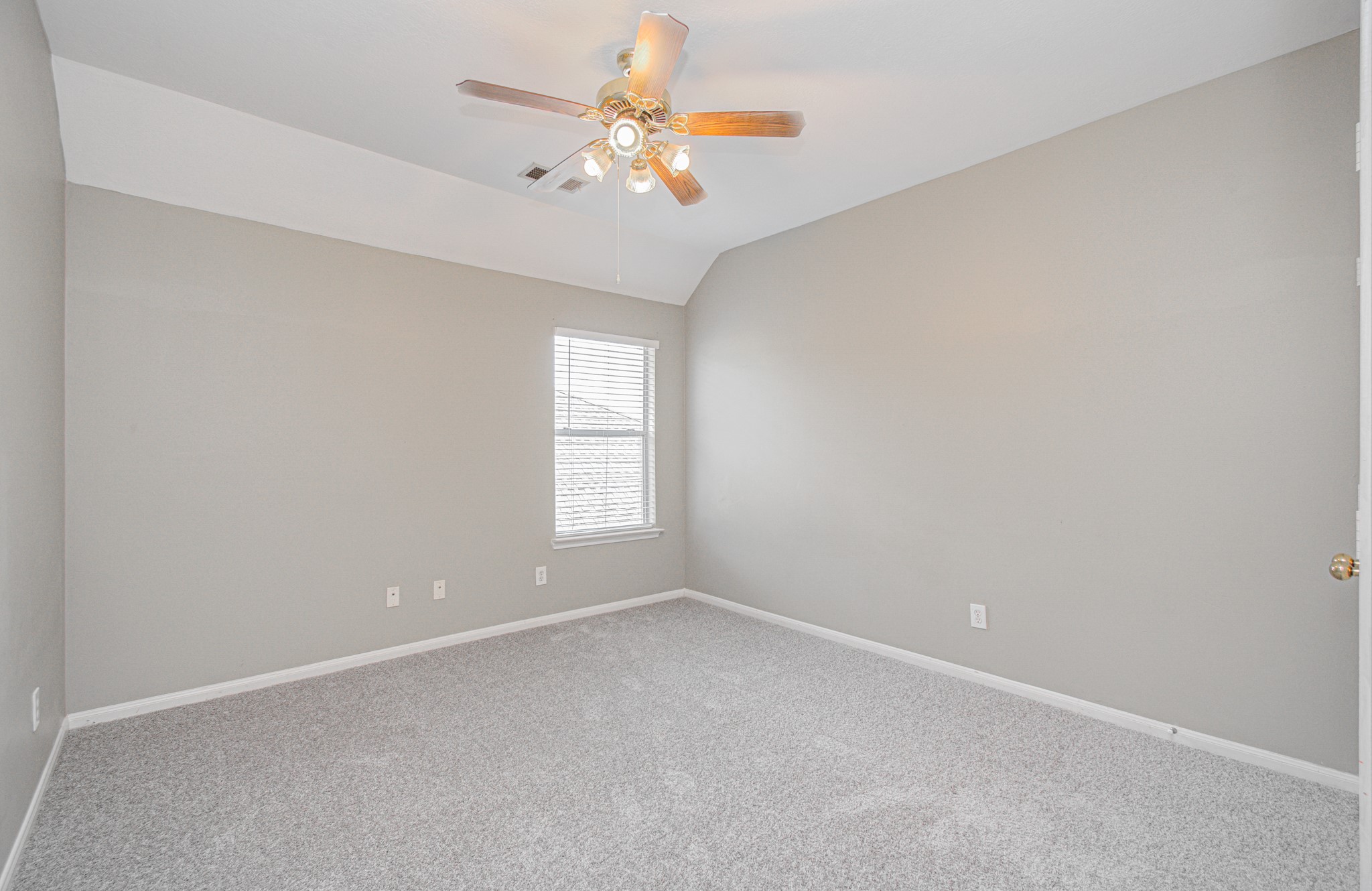 16639 Village View Trail Property Photo 33