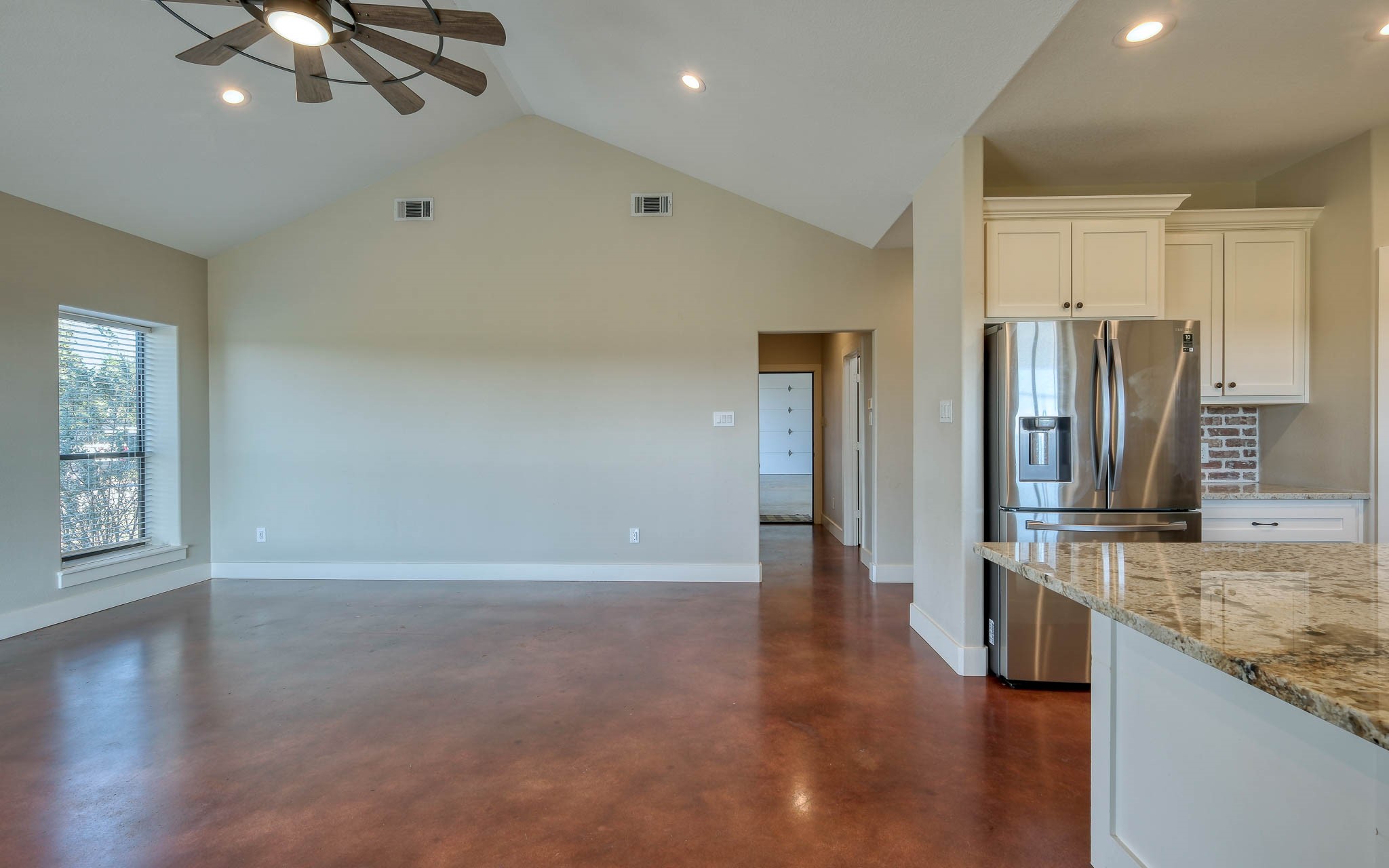 40934 Thomas Lane Property Photo 11