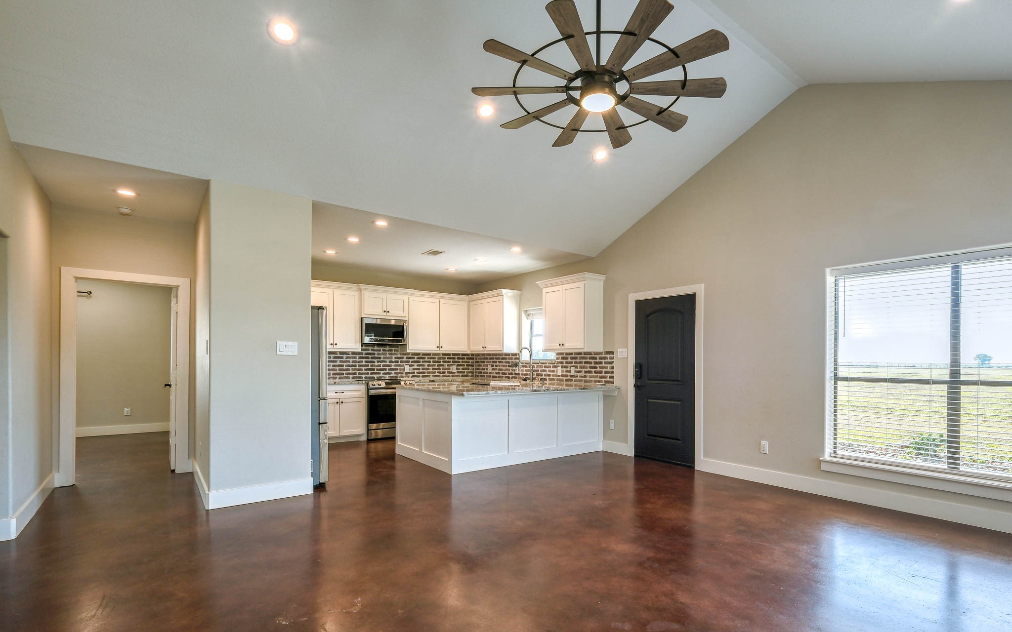 40934 Thomas Lane Property Photo 13