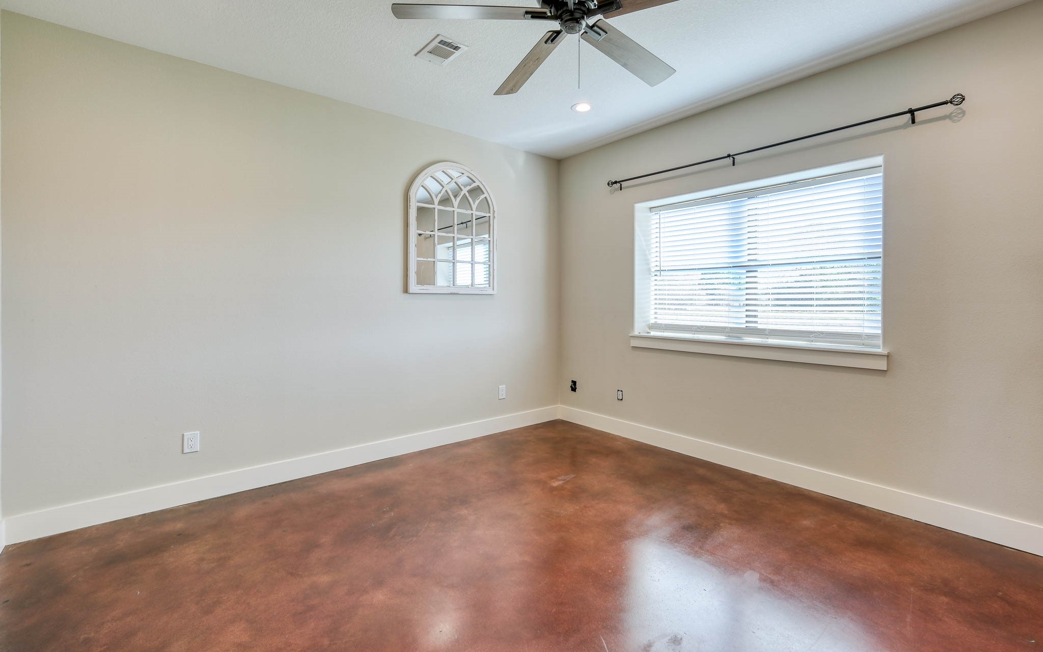 40934 Thomas Lane Property Photo 18