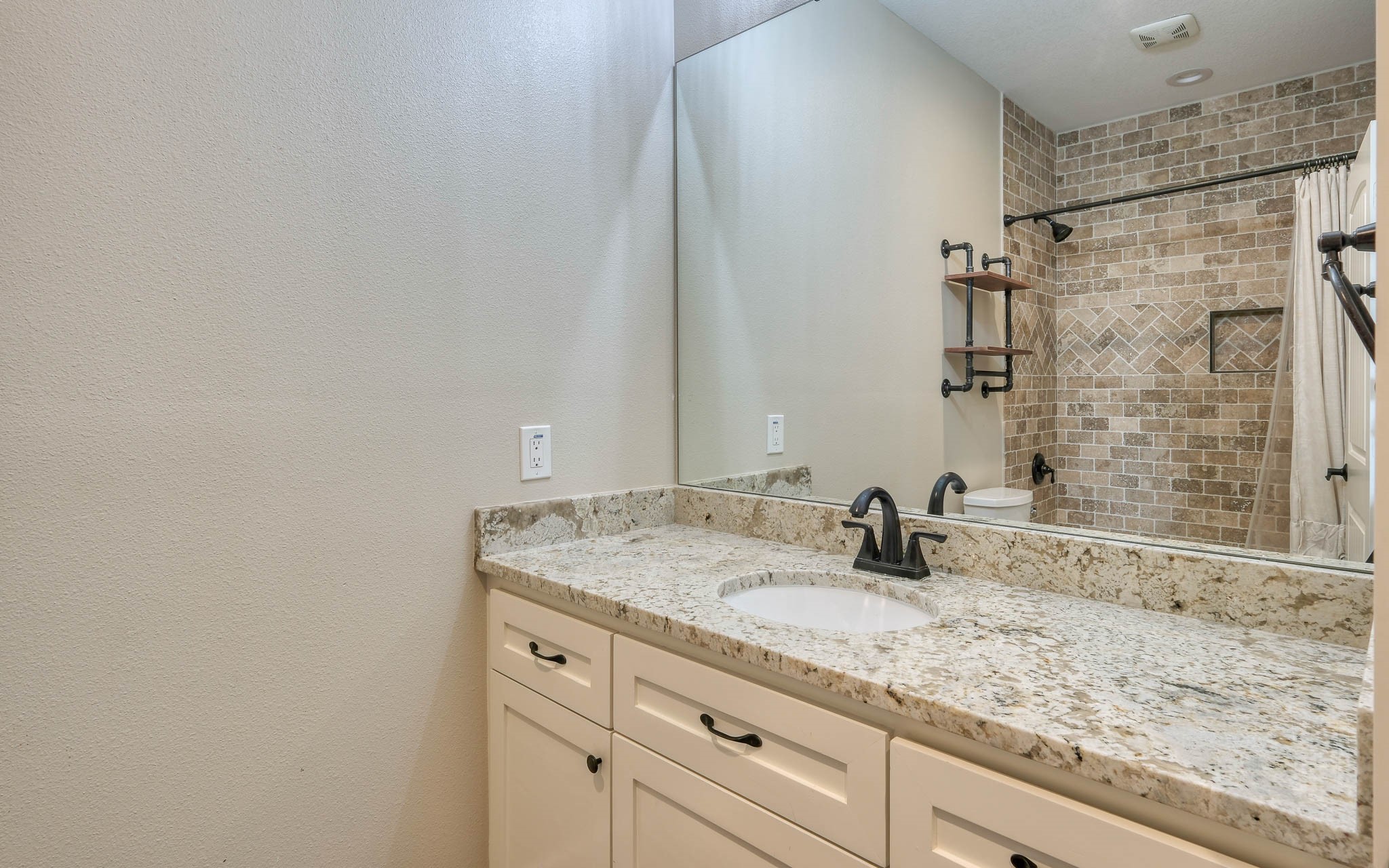 40934 Thomas Lane Property Photo 25