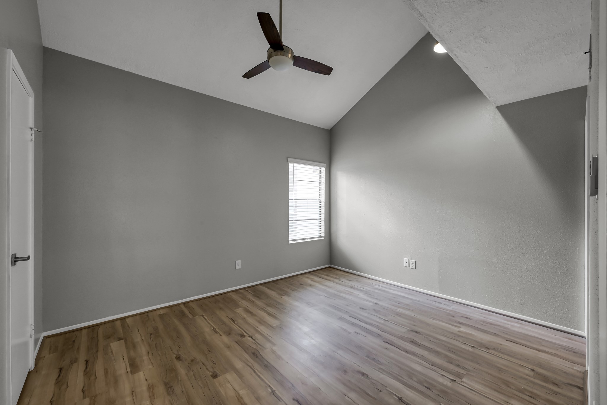 12900 Walden Road 1010-j Property Photo 8