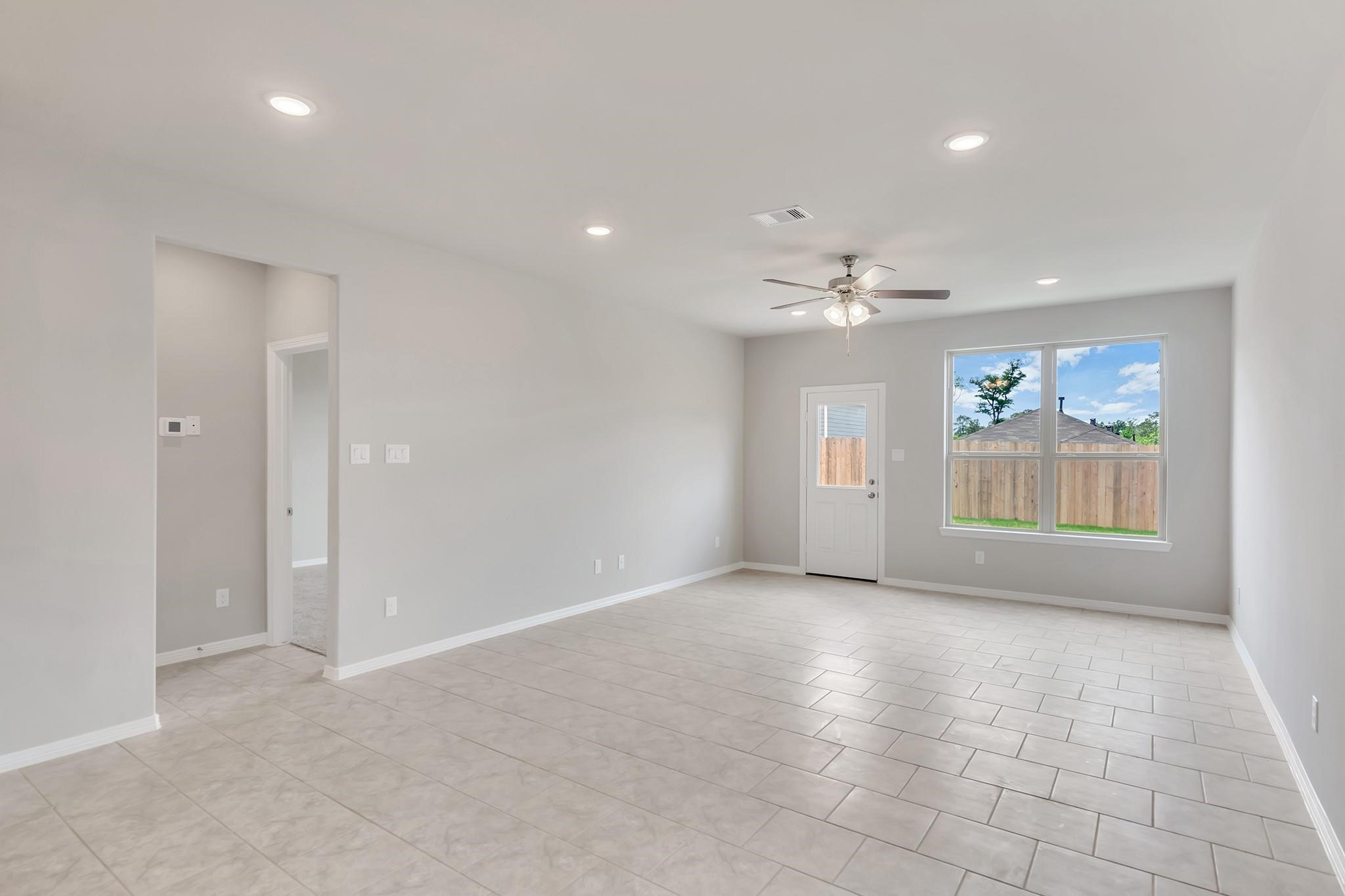 25727 Boxwood Hedge Ln Property Photo 4
