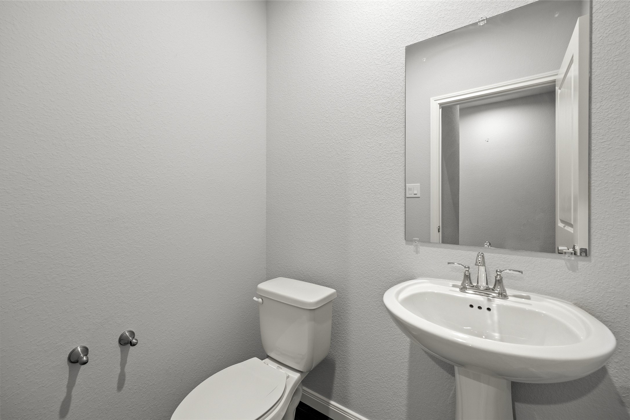 4933 Dalhart Drive Property Photo 7