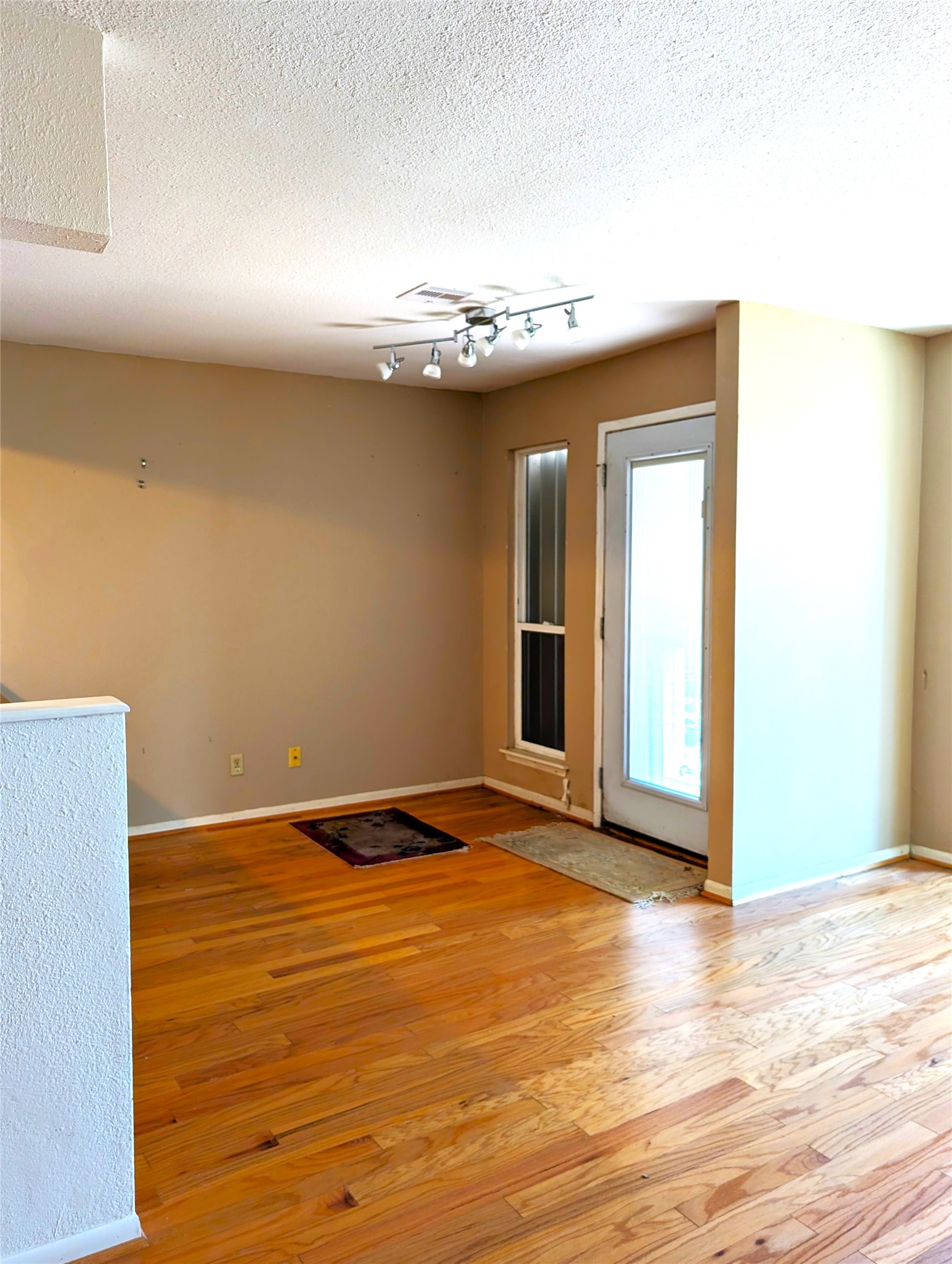 8402 Seawall Boulevard 4 Property Photo 6