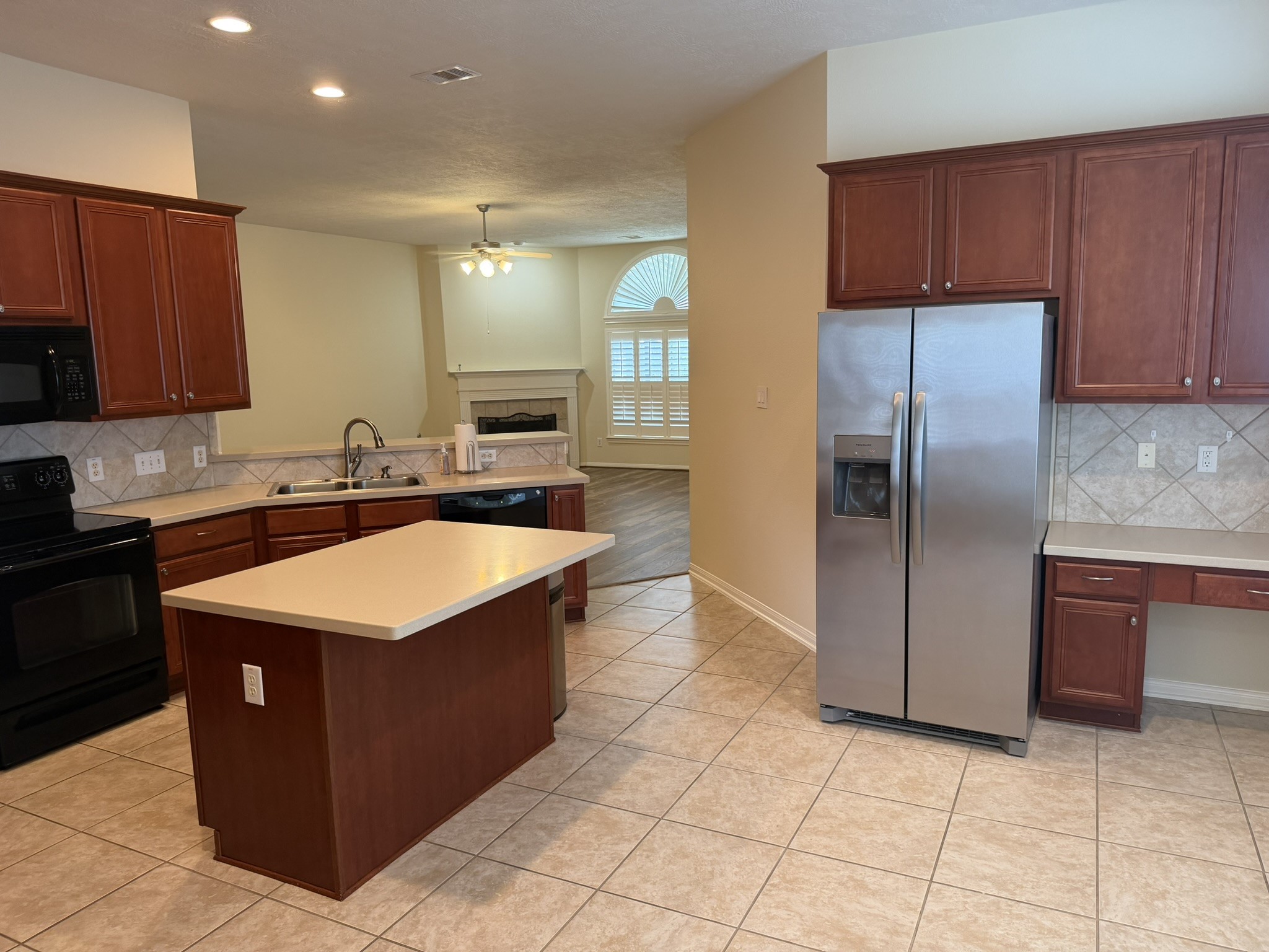 21406 Avalon Queen Drive Property Photo 4