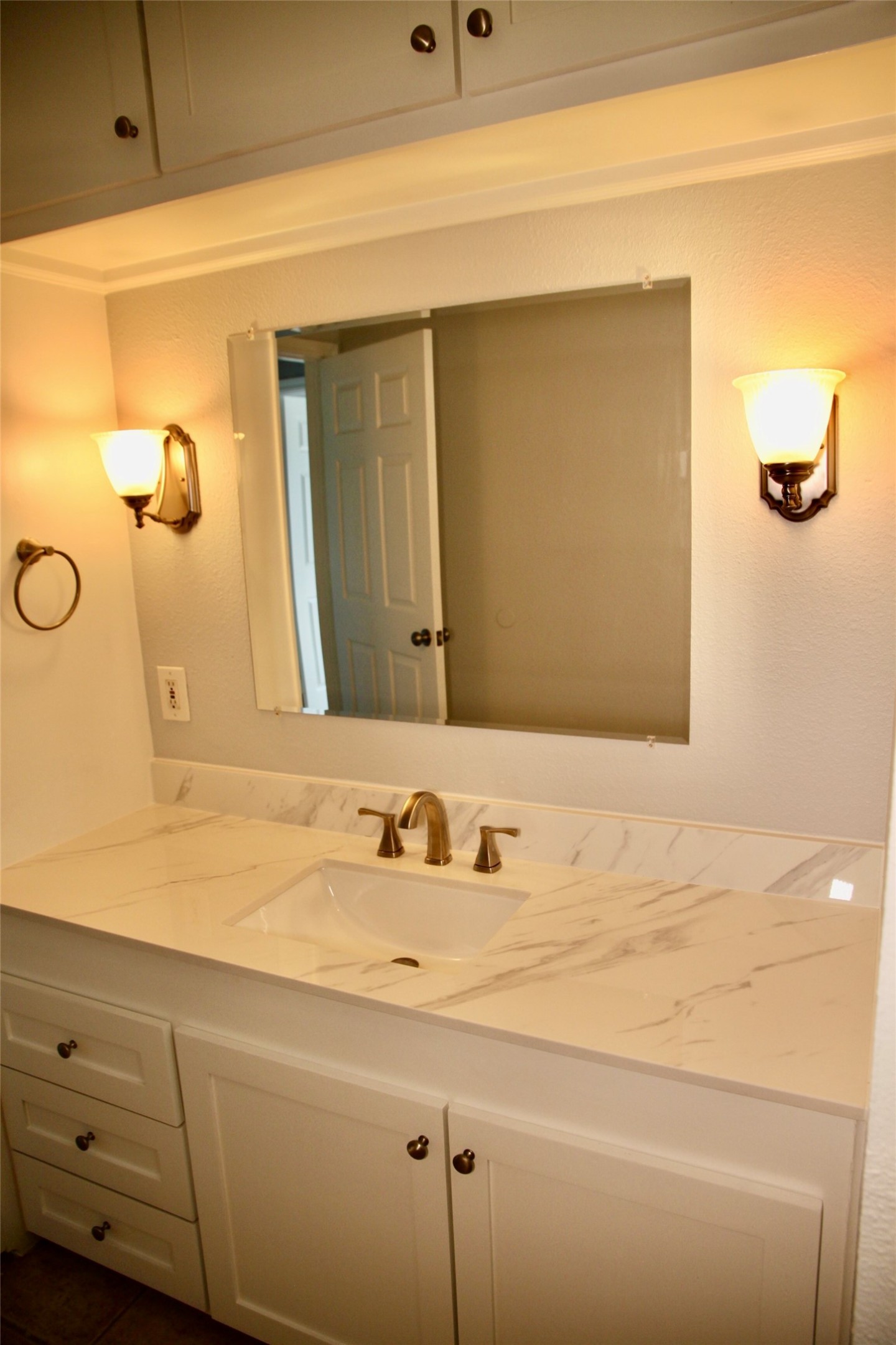529 E Shore Drive Property Photo 19