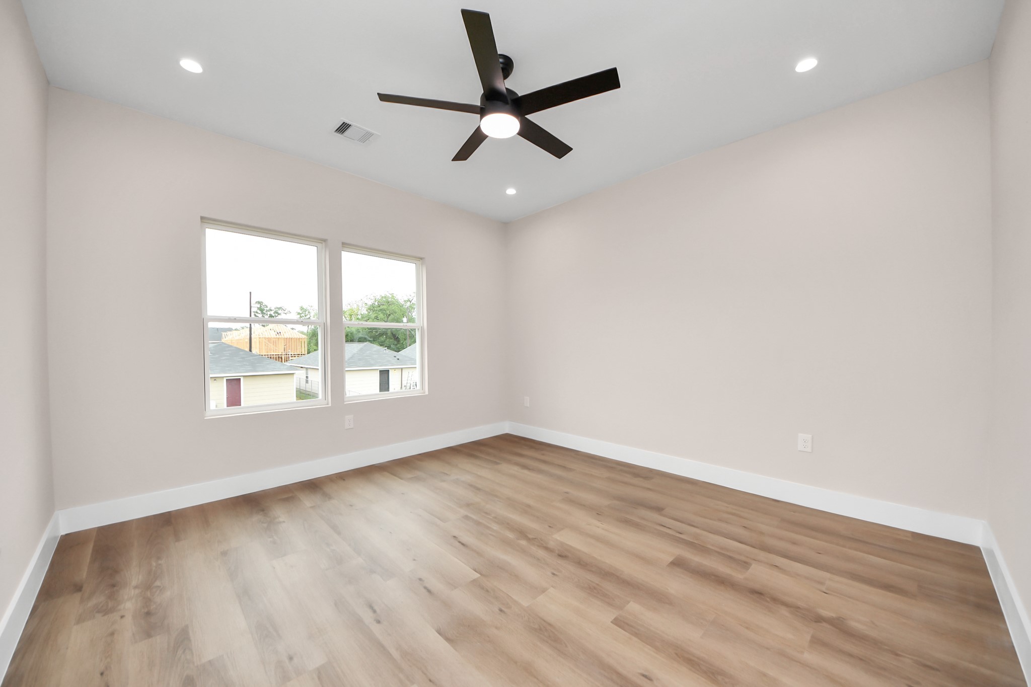 7542 Charlie Street Property Photo 10